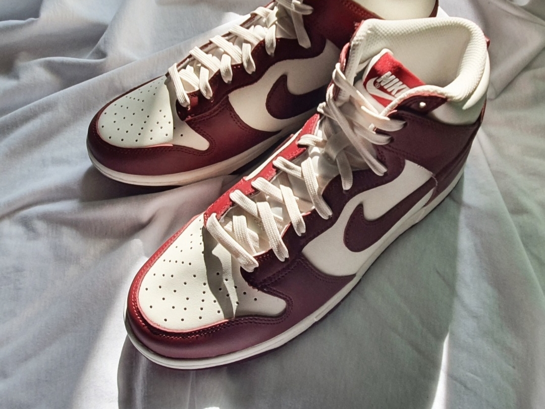 (W) Nike Dunk High Team Red 착용 스타일 - 2