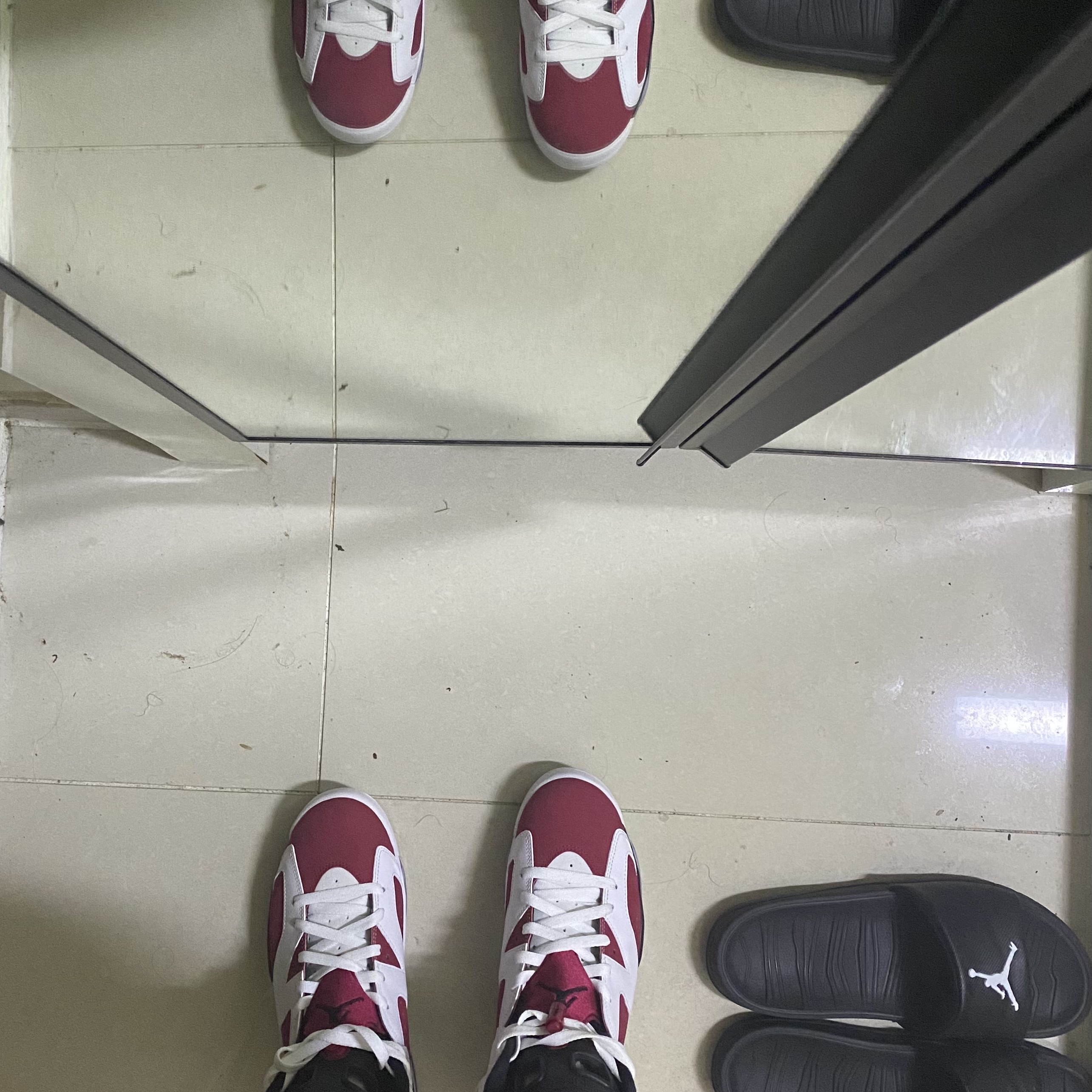 Jordan 6 Retro Carmine 2021 착용 스타일 - 1