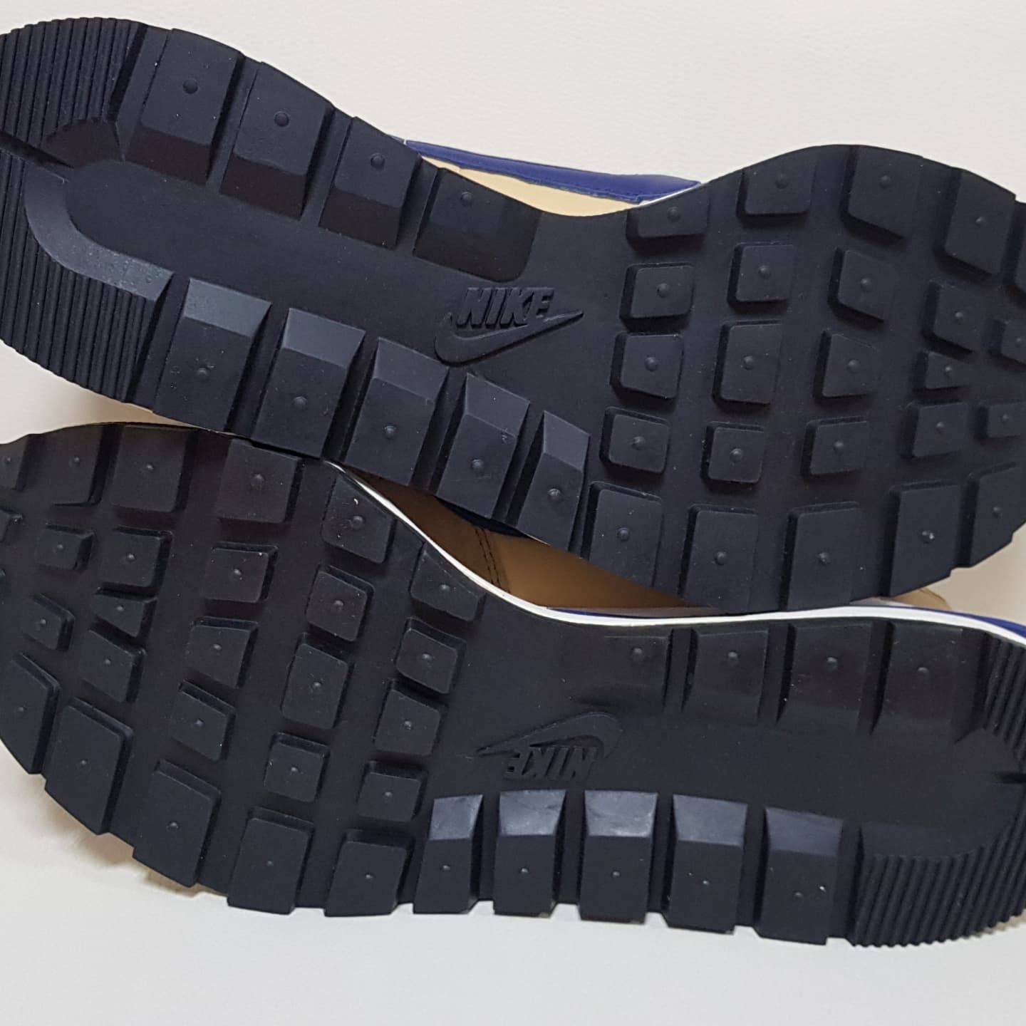 Nike x Sacai VaporWaffle Sesame and Blue Void 착용 스타일 - 5