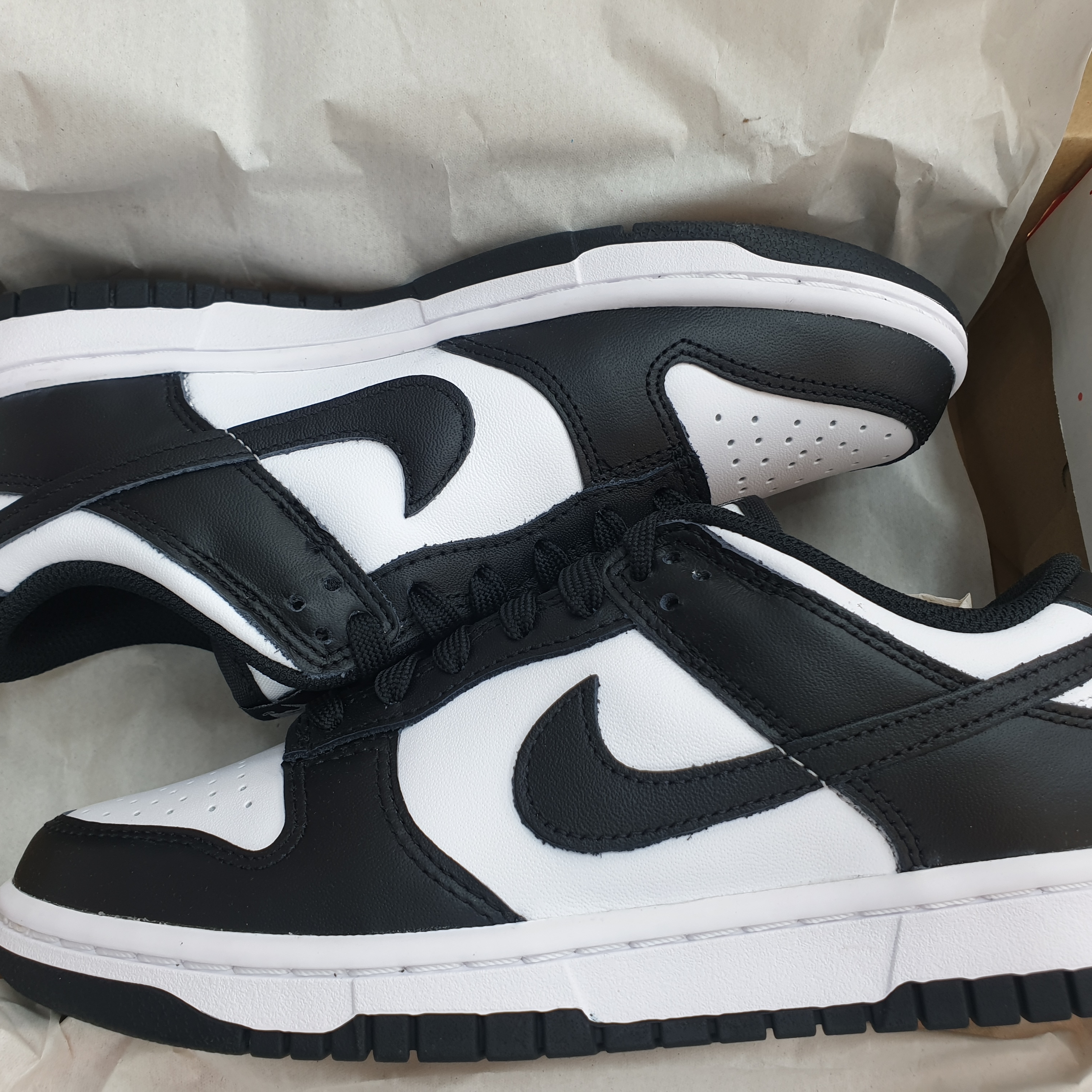 (W) Nike Dunk Low Black 착용 스타일