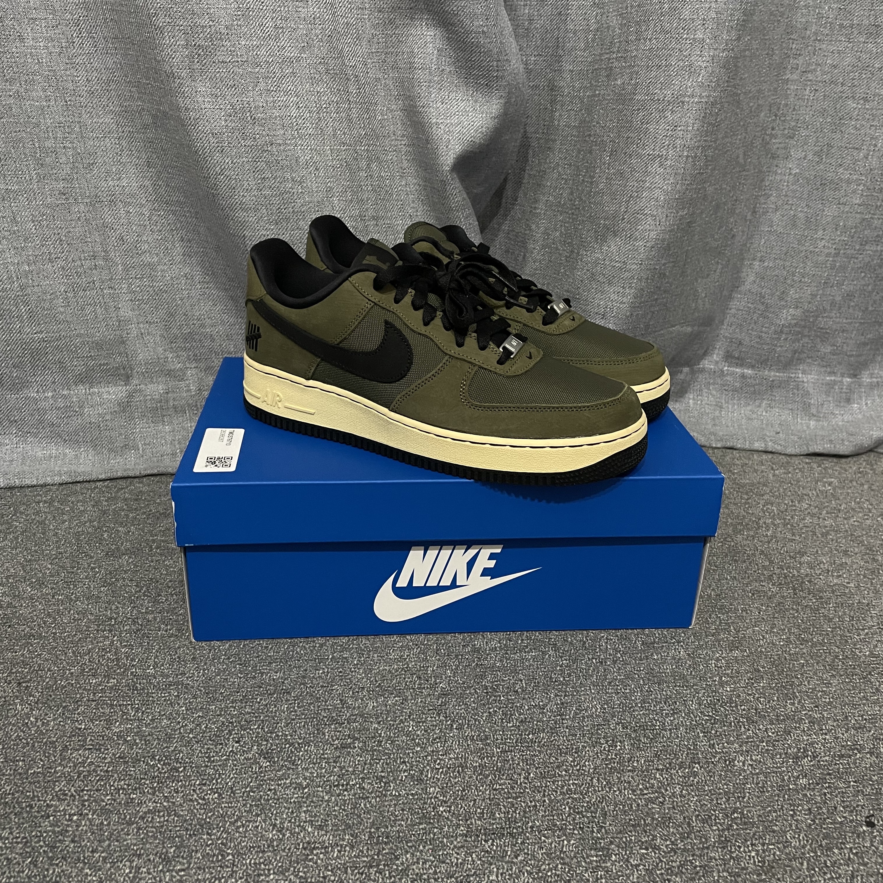 Nike x Undefeated Air Force 1 Low SP Ballistic 착용 스타일 - 1