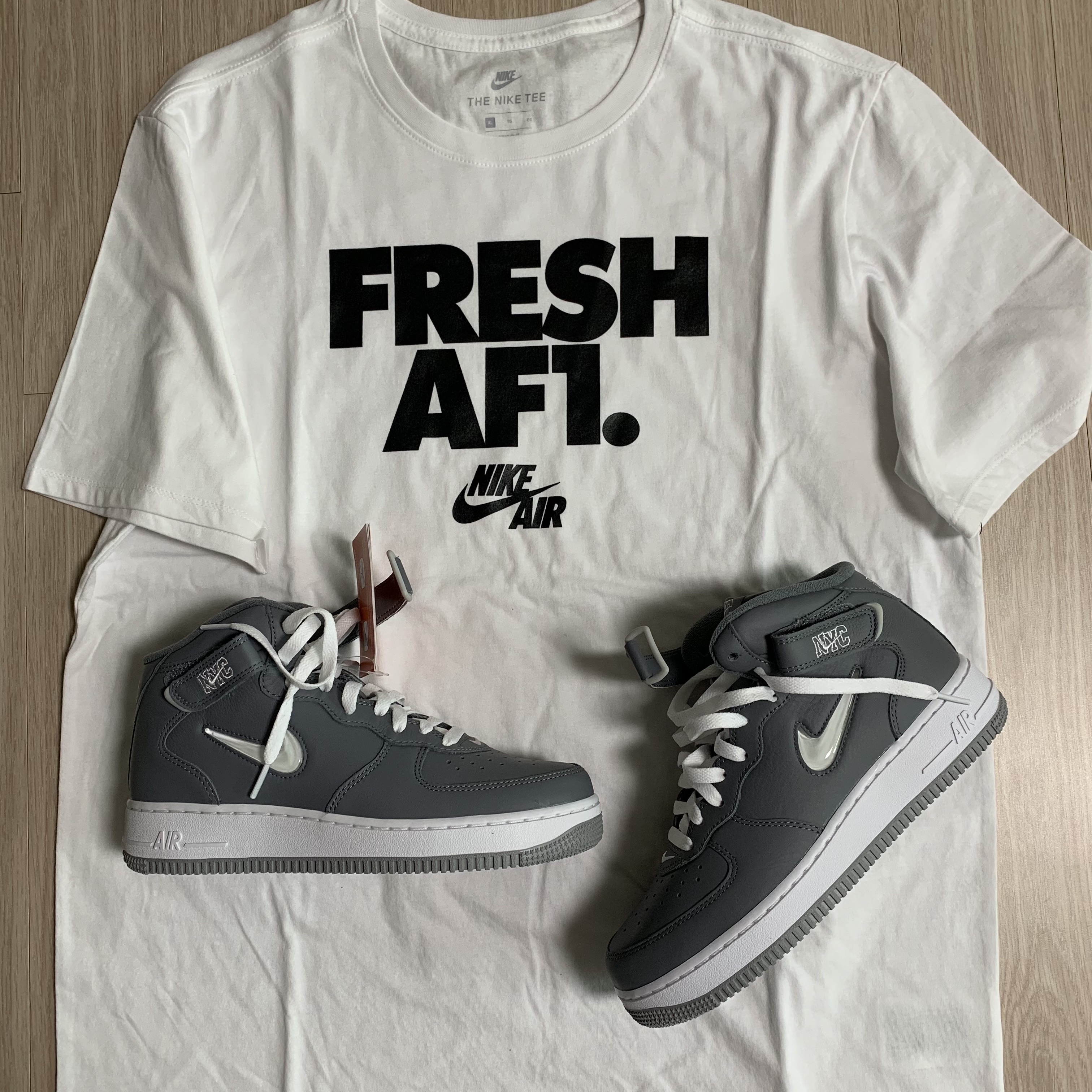 Nike Air Force 1 Mid QS NYC Cool Grey 착용 스타일