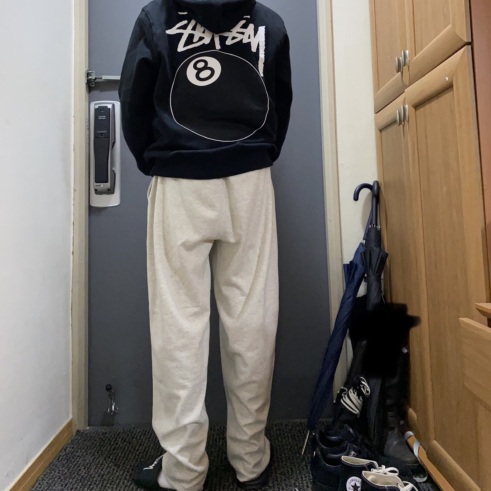 Nike x Stussy Benassi Slide Black, Stussy 8 Ball Hoodie Black - 21FW 착용 스타일