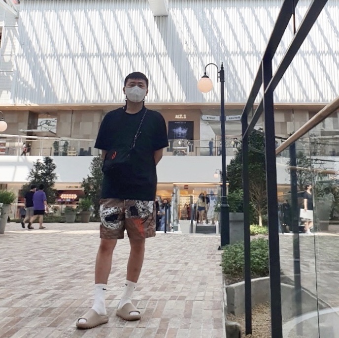 Essentials T-Shirt Black - 21SS, Jordan x Travis Scott Pool Shorts - Asia 착용 스타일