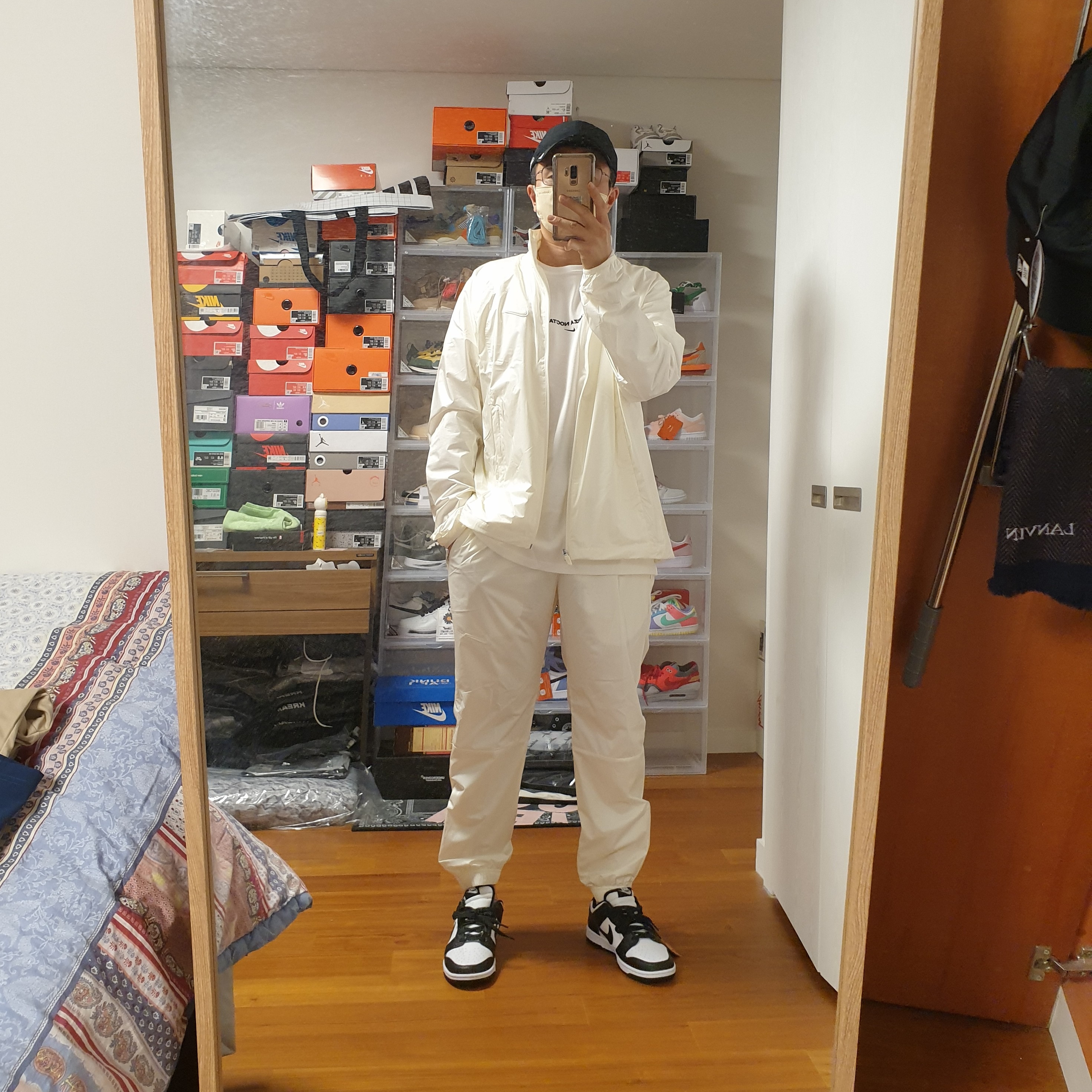Nike x Drake Nocta Golf Track Jacket Sail - US/EU, Nike x Drake Nocta Golf Cap Black 착용 스타일 - 2