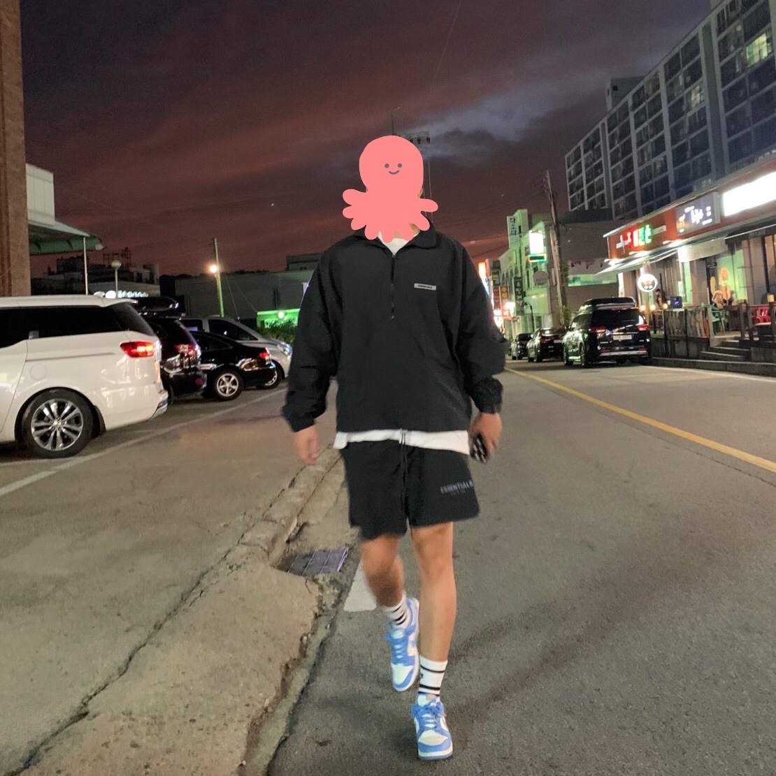 Essentials Track Jacket Black - 20FW, Essentials Volley Shorts Black - 20FW 착용 스타일