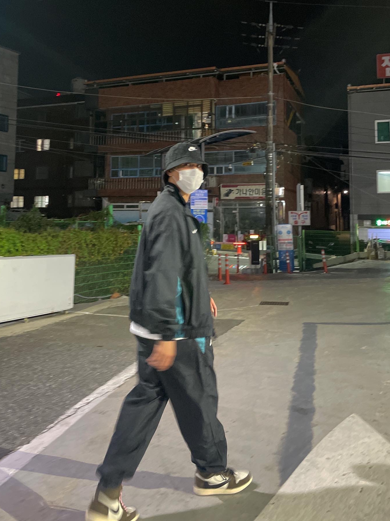Nike x Skepta M NRG Track Jacket Black, Nike x Skepta M NRG Track Pants Black 착용 스타일