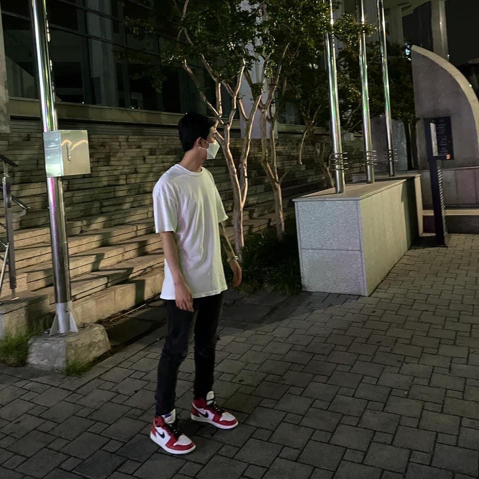 Jordan 1 Retro High Spider-Man Origin Story 착용 스타일 - 2