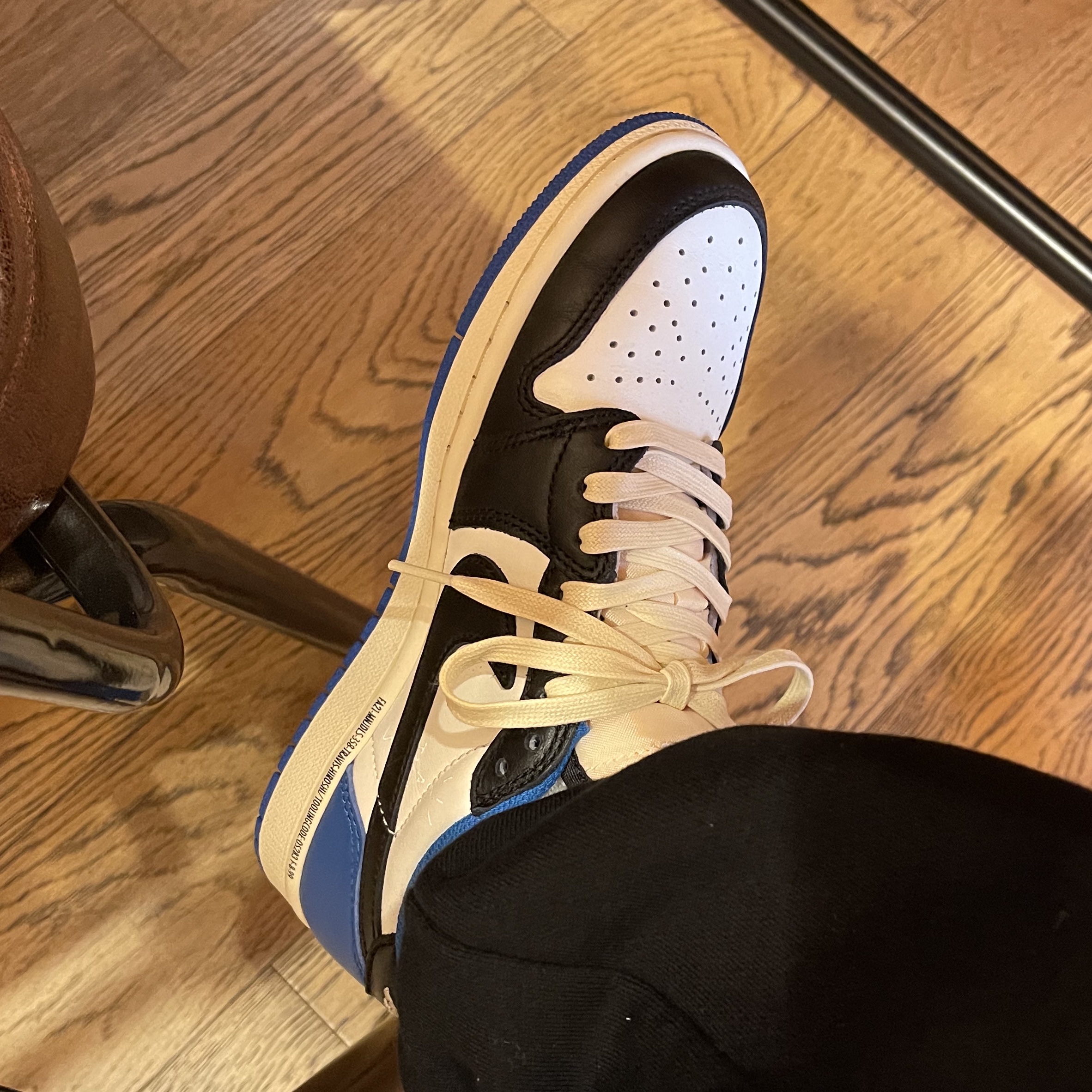 Jordan 1 x Travis Scott x Fragment Retro Low OG SP Military Blue 착용 스타일