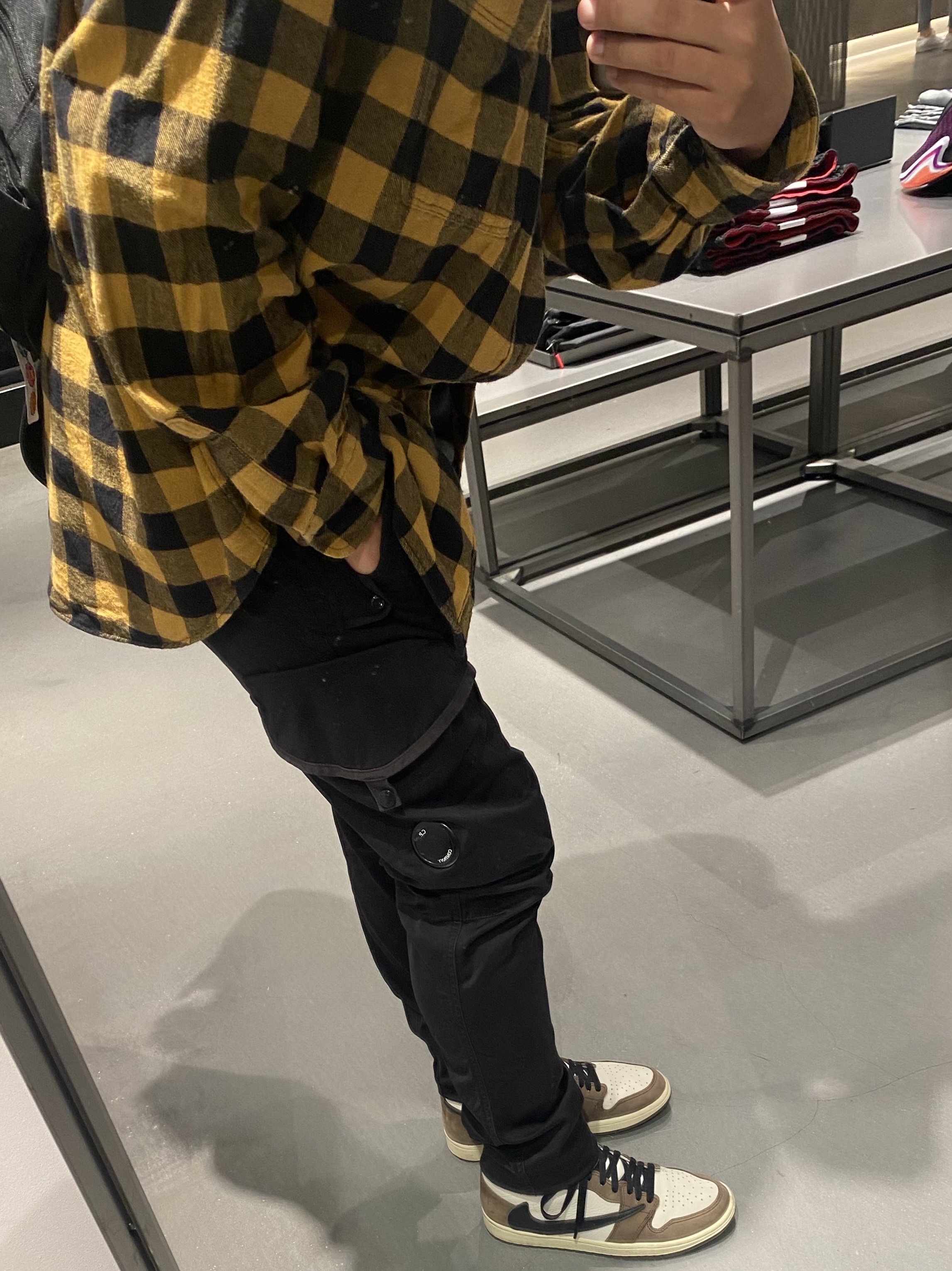Jordan 1 x Travis Scott Retro High OG SP Mocha 착용 스타일