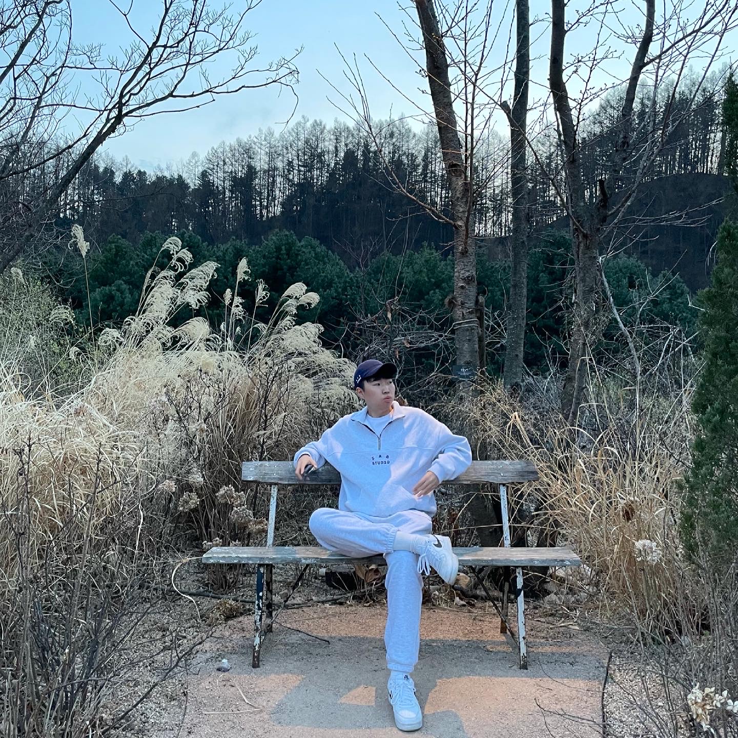 IAB Studio Half Zip Pullover Light Gray, Nike Air Force 1 '07 White Black 착용 스타일
