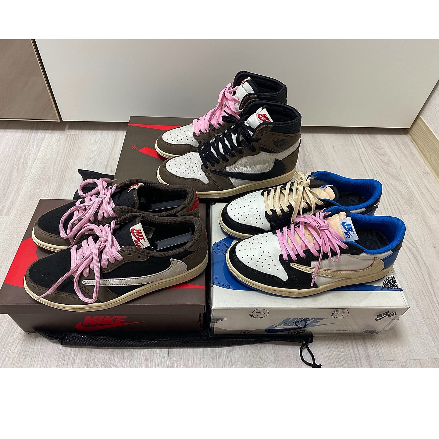 Jordan 1 x Travis Scott x Fragment Retro Low OG SP Military Blue, Jordan 1 x Travis Scott Retro High OG SP Mocha 착용 스타일