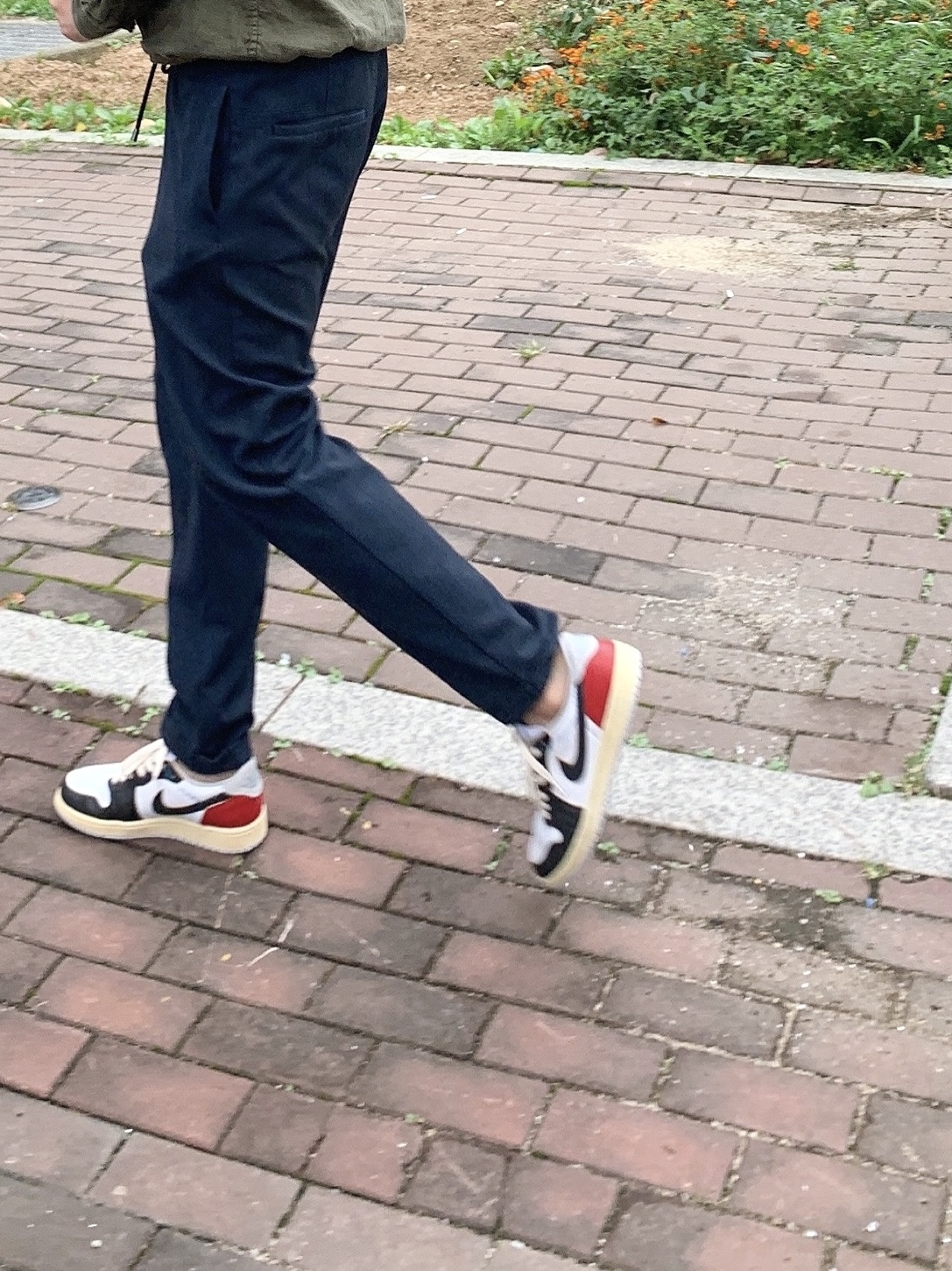 Jordan 1 Low OG Neutral Grey 착용 스타일 - 3
