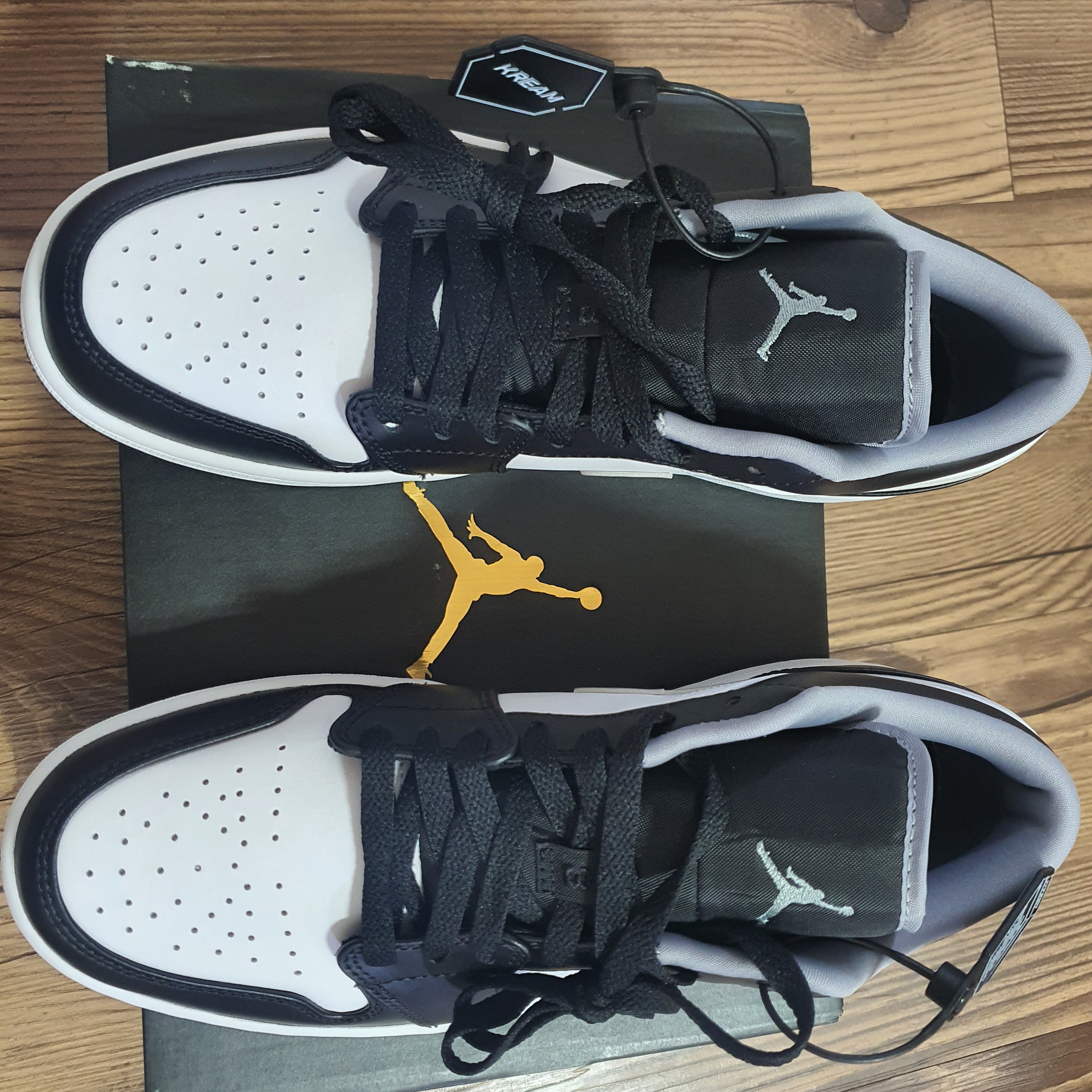 Jordan 1 Low Black Particle Grey 착용 스타일 - 1