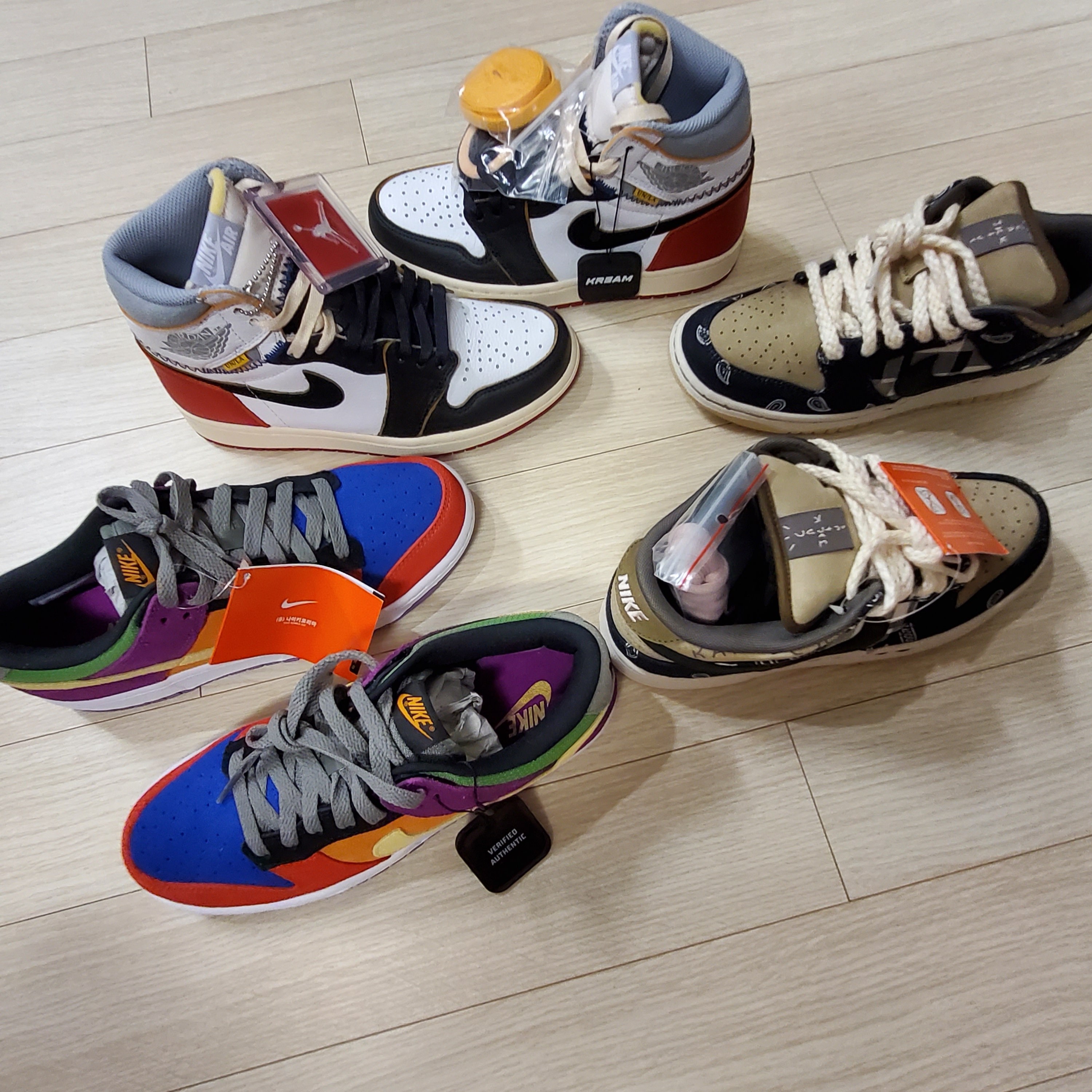 Nike x Kasina Dunk Low Road Sign - Kasina Exclusive, Nike x Kasina Dunk Low 80's Bus 착용 스타일 - 2
