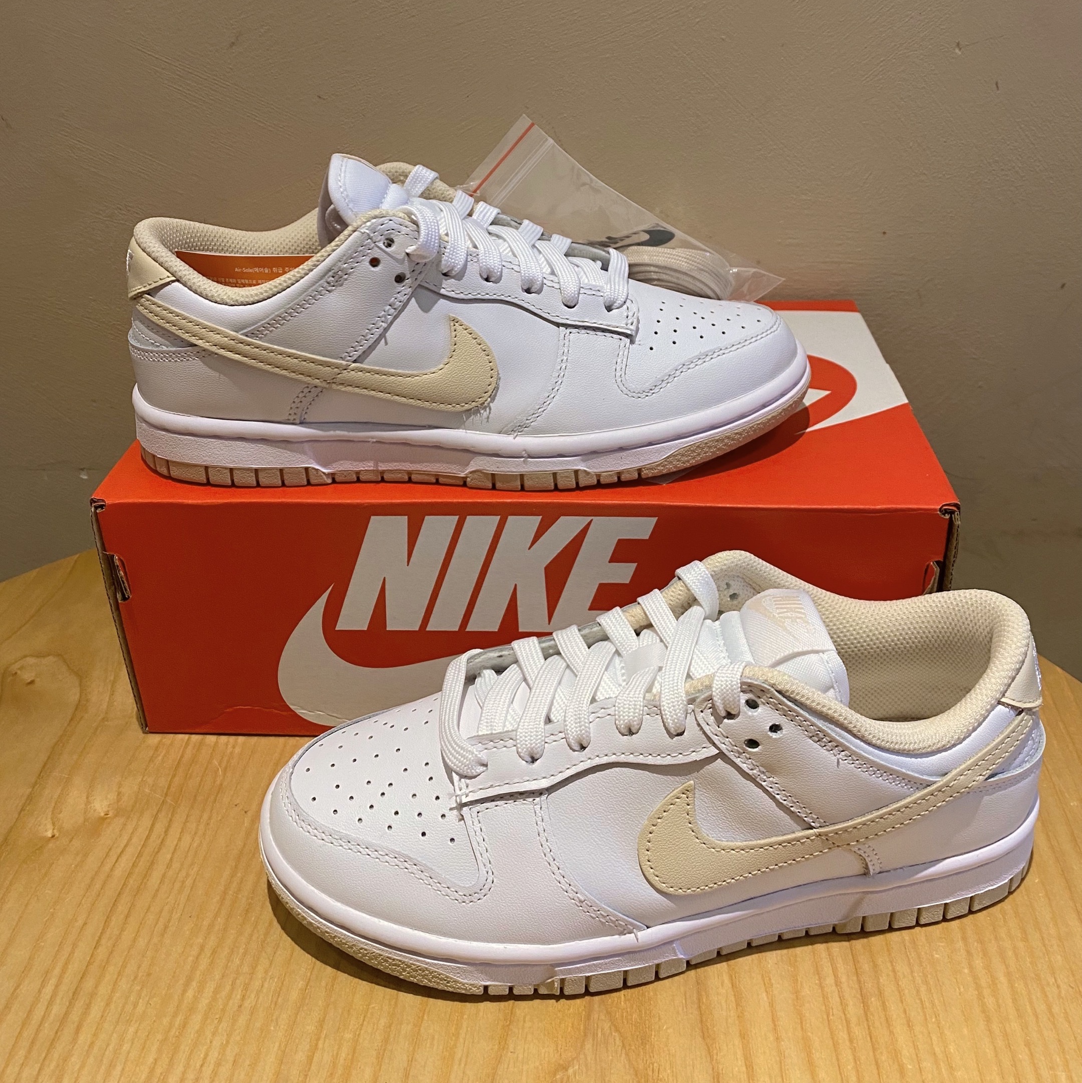 (W) Nike Dunk Low Pearl White 착용 스타일
