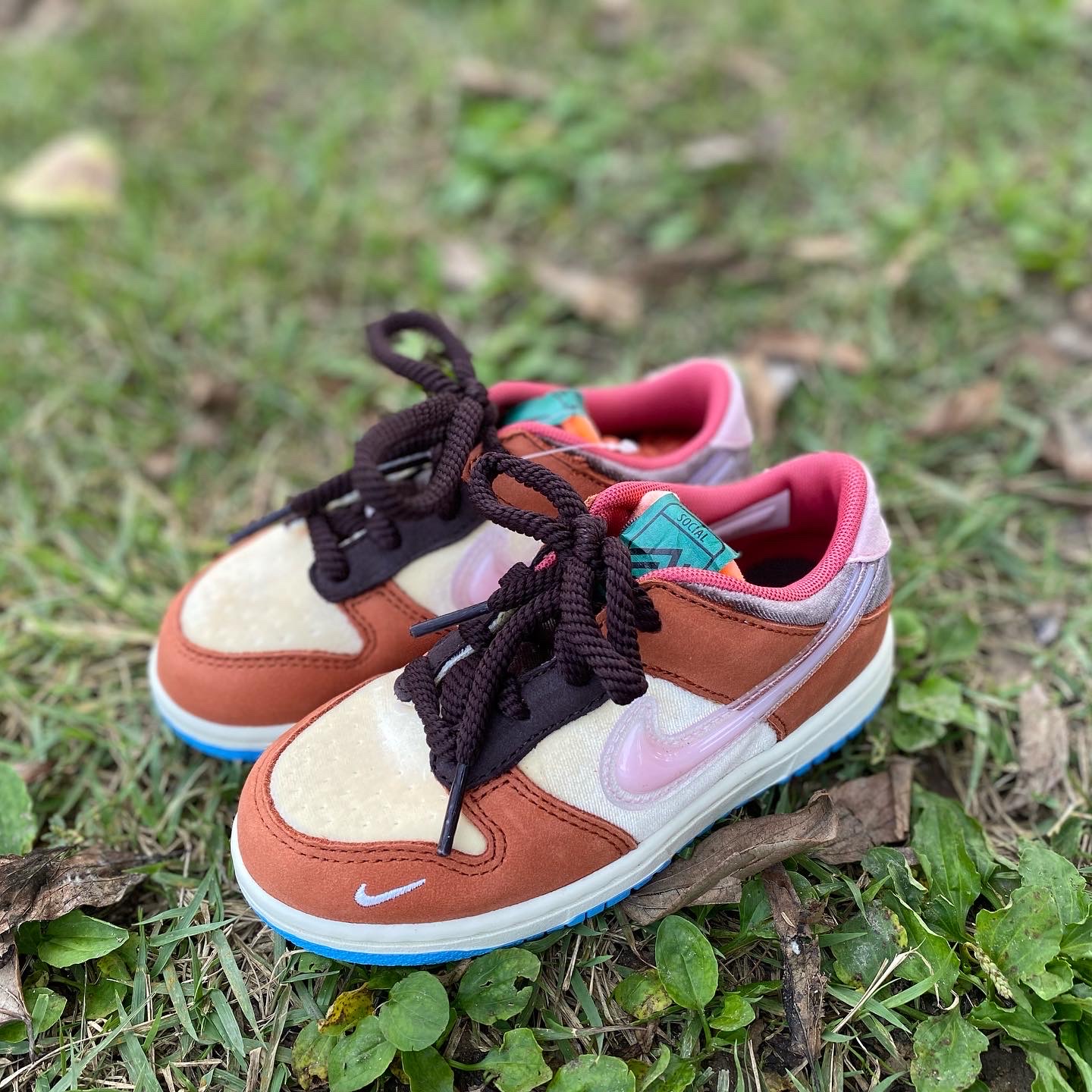 (TD) Nike x Social Status Dunk Low Free Lunch Chocolate Milk 착용 스타일 - 2