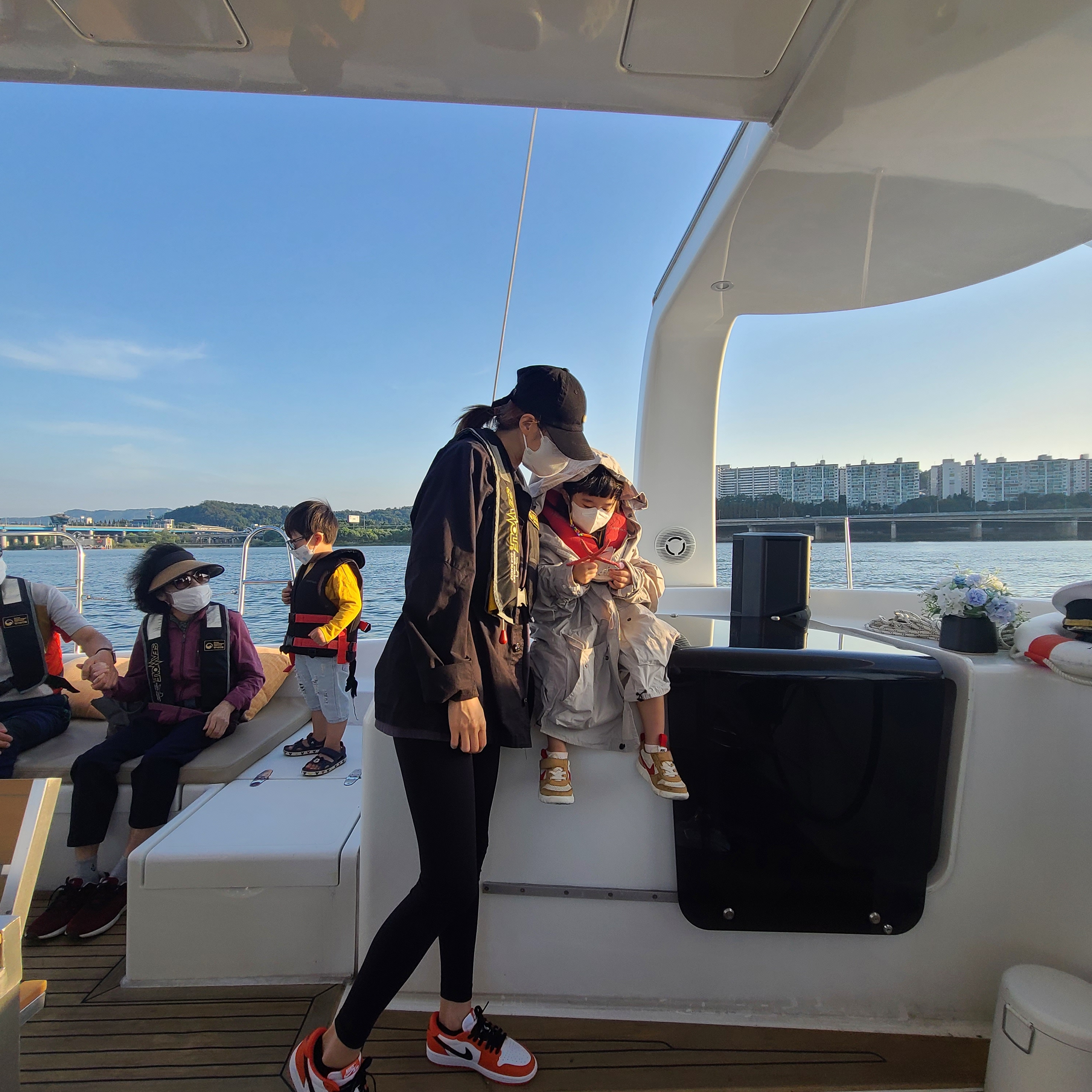 (W) Jordan 1 Low OG Starfish, Nike x Off-White Dunk Low The 50 - Lot 18 착용 스타일 - 2