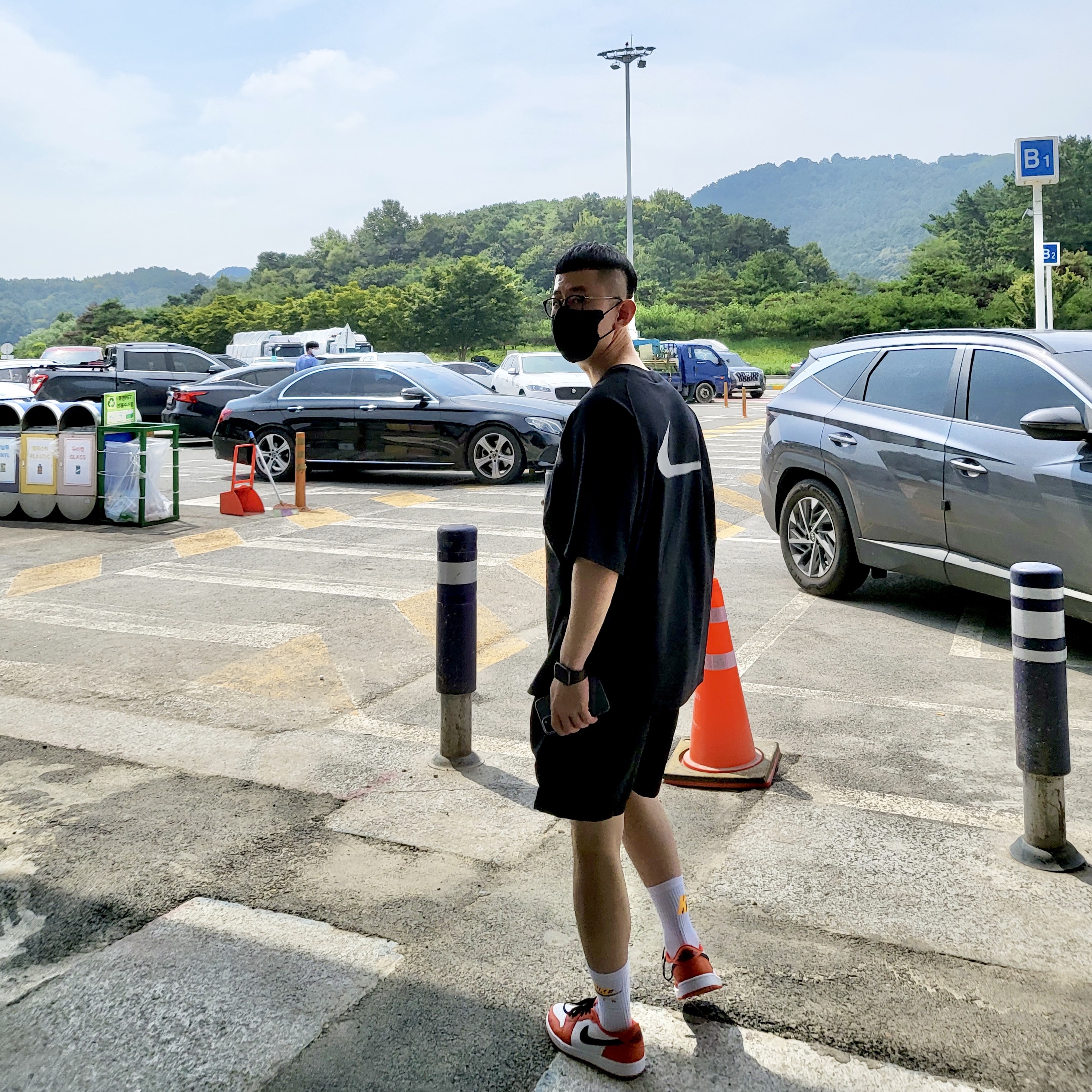 Nike x Off-White NRG Short Sleeve T-Shirt Black, Jordan 1 Low OG Starfish 착용 스타일