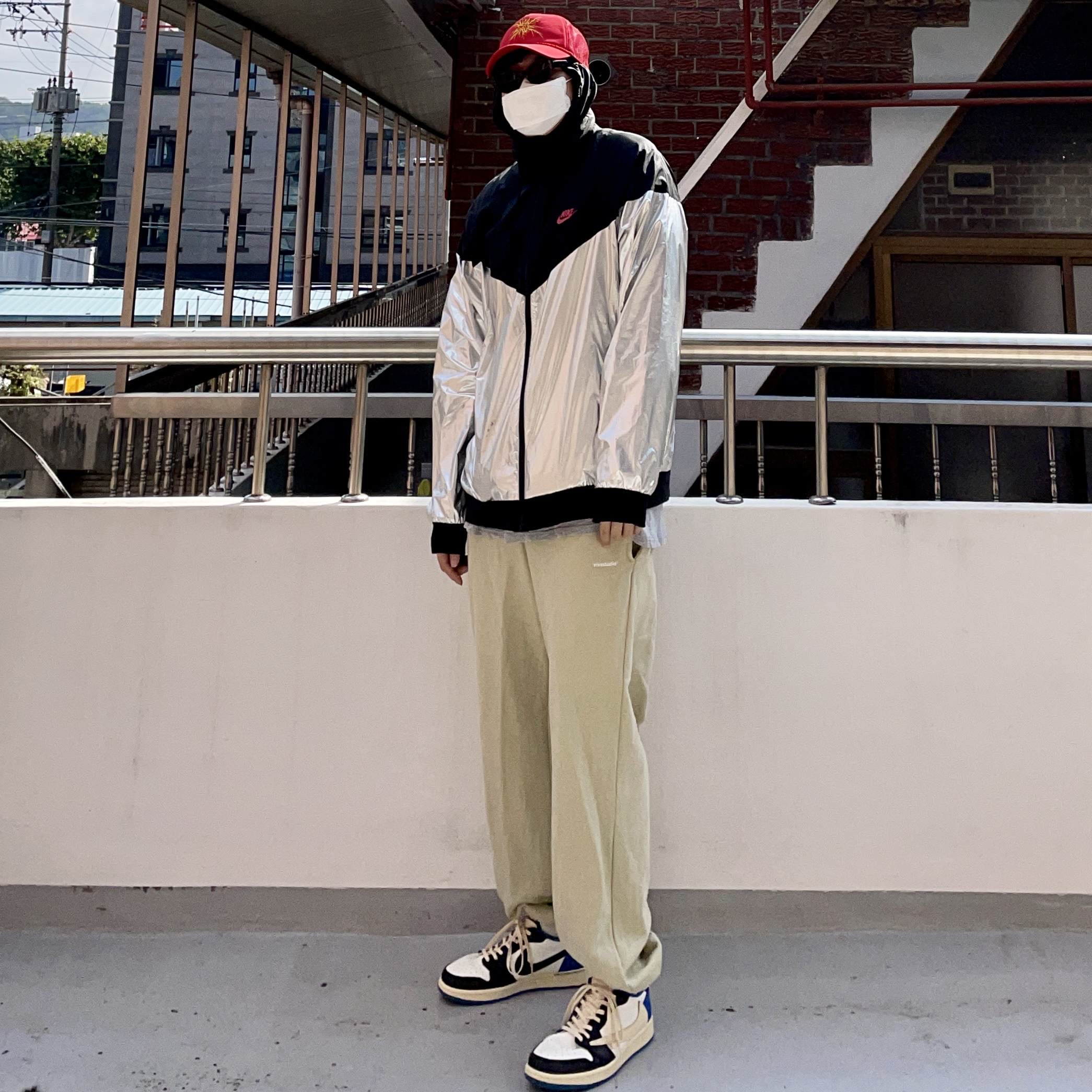 Jordan 1 x Travis Scott x Fragment Retro Low OG SP Military Blue 착용 스타일