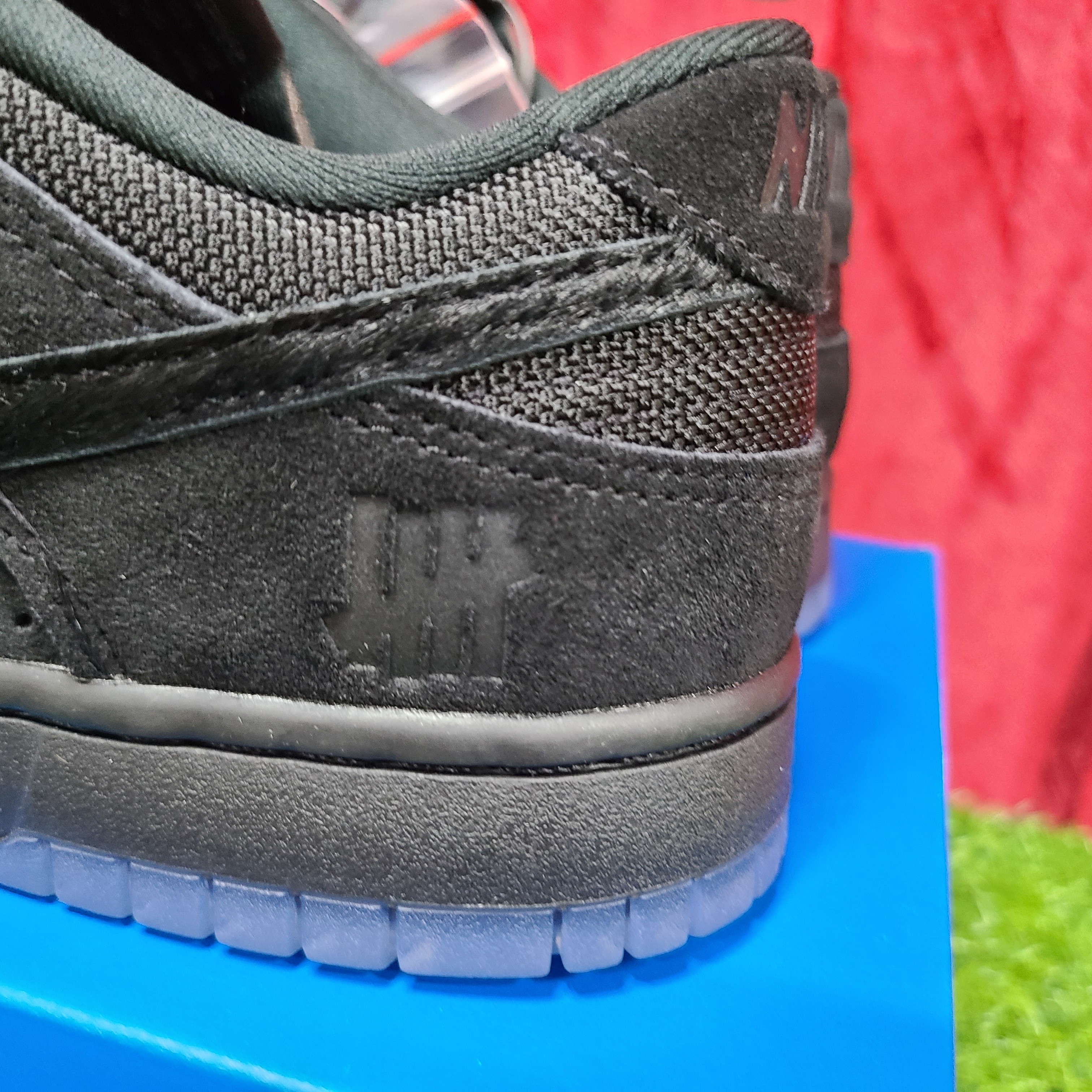 Nike x Undefeated Dunk Low SP 5 On It Black 착용 스타일 - 1