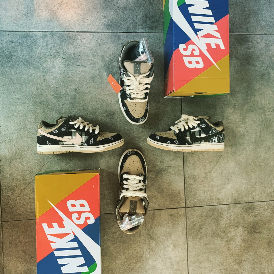 Nike x Kasina Dunk Low Road Sign - Kasina Exclusive, Nike x Kasina Dunk Low 80's Bus 착용 스타일 - 3