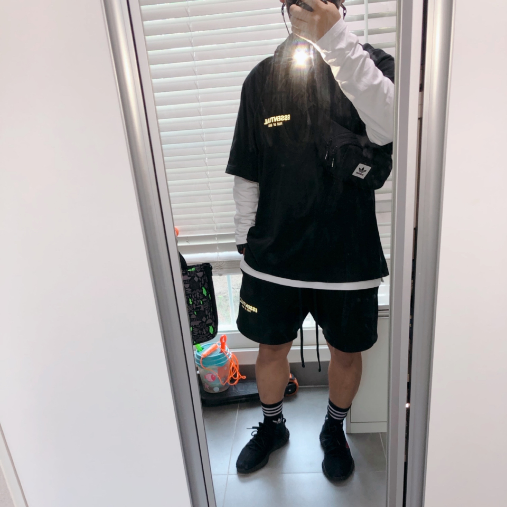 Essentials Short Sleeve Boxy Polo Dark Slate/Stretch Limo/Black - 20SS, Essentials Sweatshorts Black 2020 착용 스타일 - 1