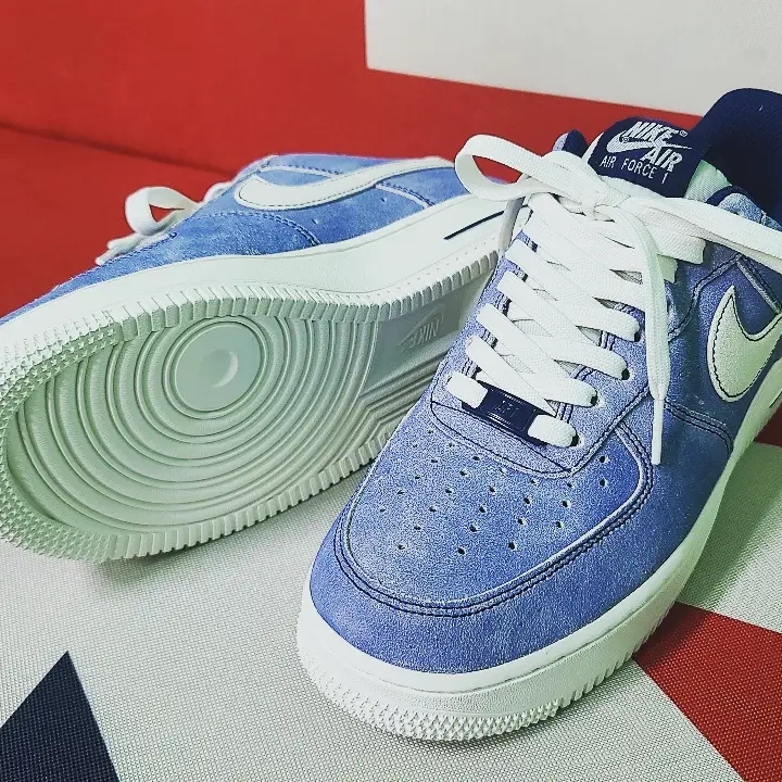 Nike Air Force 1 '07 LV8 Dusty Blue 착용 스타일 - 2