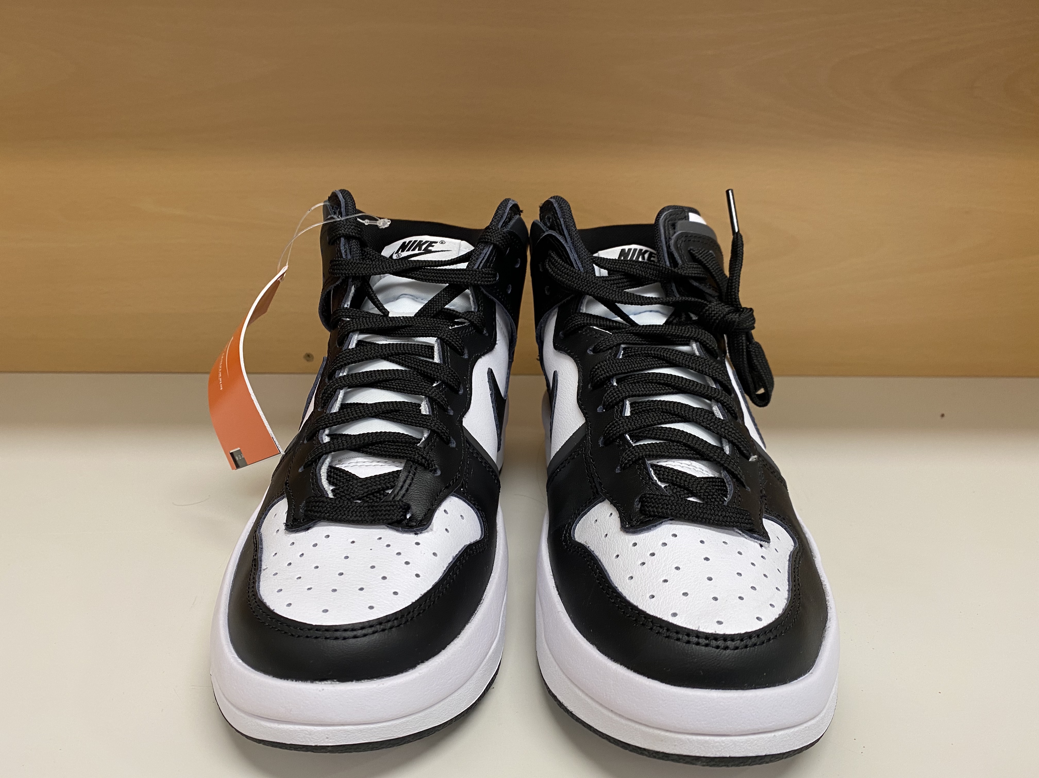 (W) Nike Dunk High Up Black and White 착용 스타일 - 2