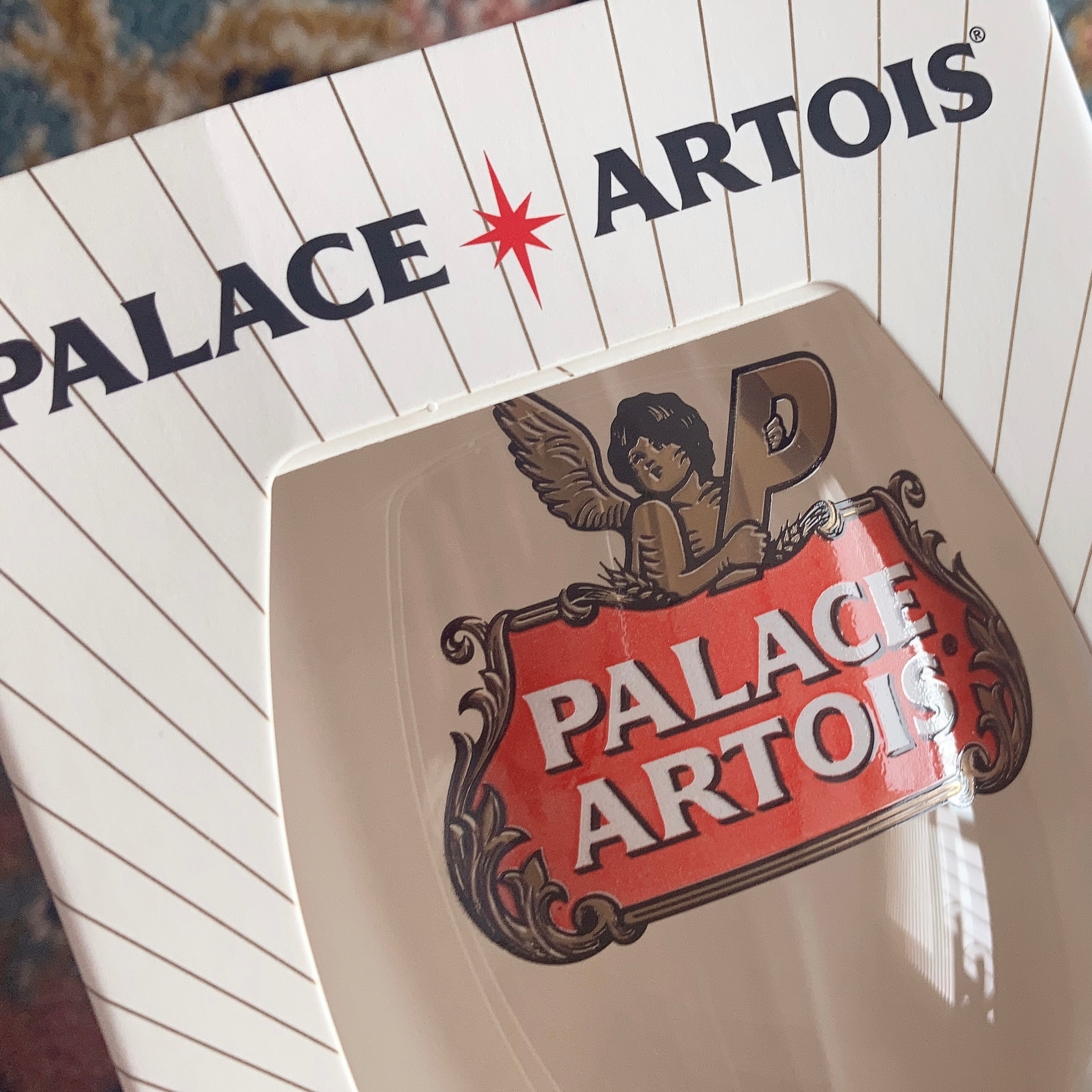 Palace x Stella Artois Pint Chalice Clear - 21FW 착용 스타일