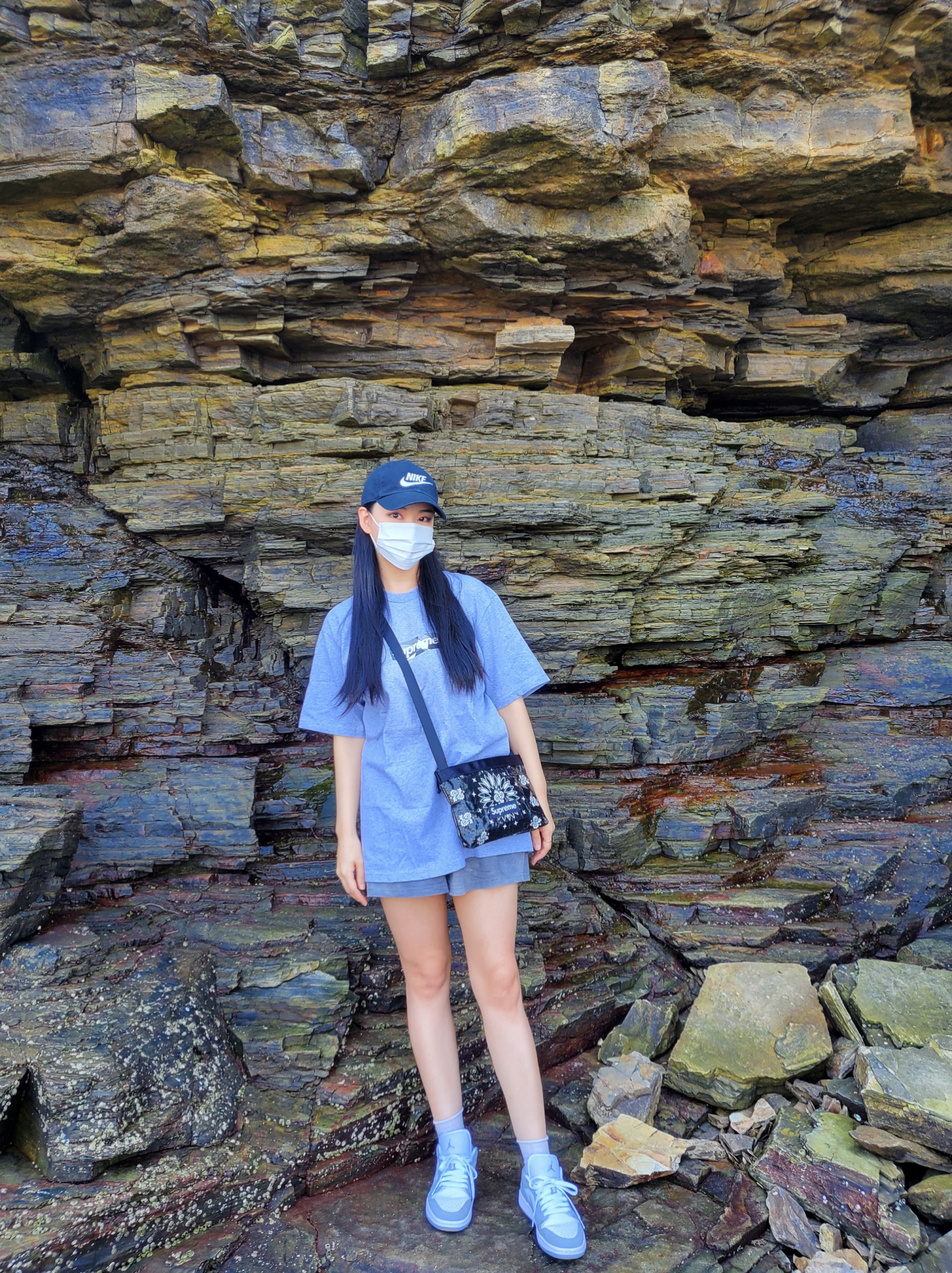 Supreme x Emilio Pucci Box Logo T-Shirt Heather Grey Black - 21SS, Supreme Bandana Tarp Side Bag Black - 21SS 착용 스타일