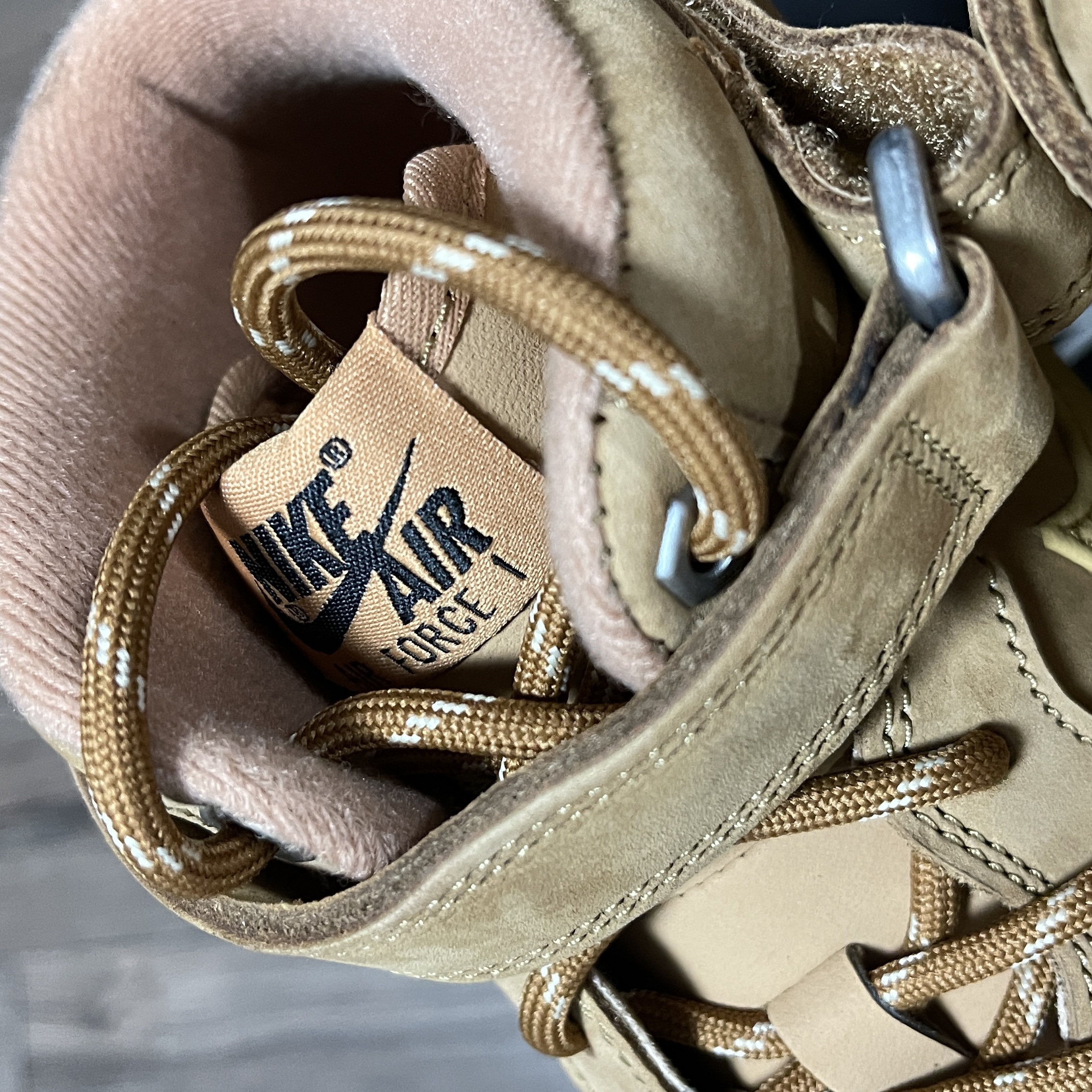 Nike Air Force 1 Mid '07 WB Flax 착용 스타일