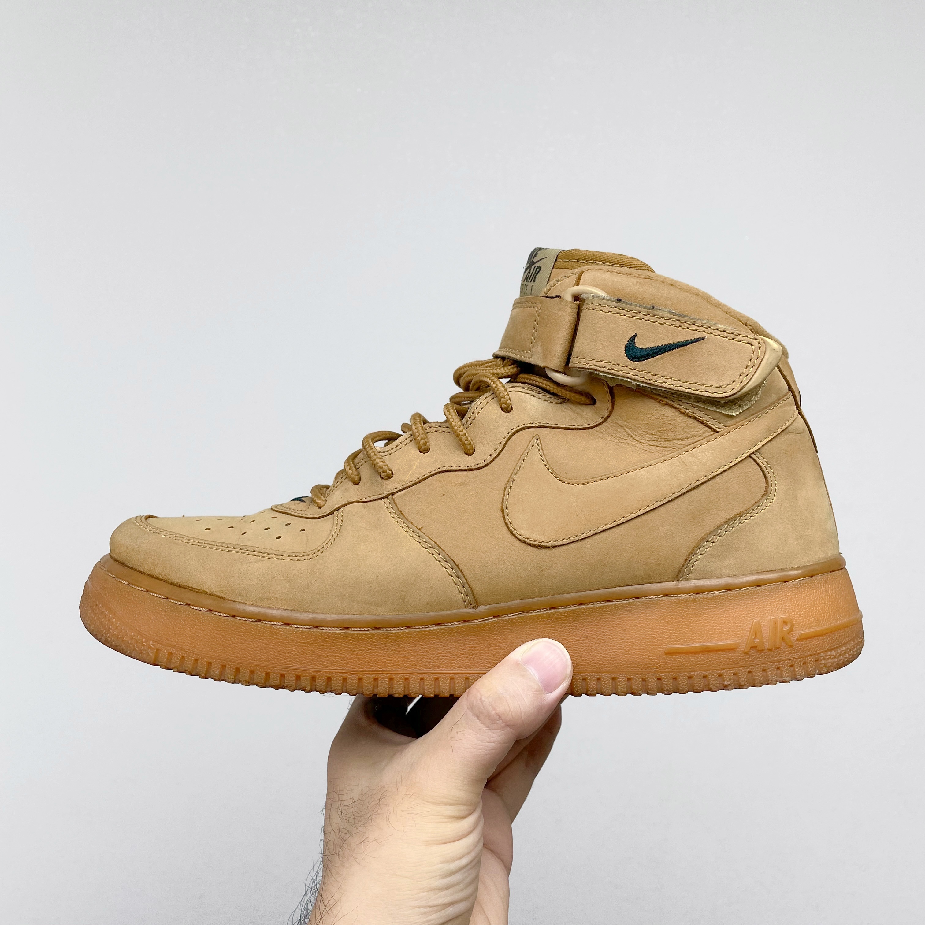 Nike Air Force 1 Mid Flax and Outdoor Green, Nike Air Force 1 Mid '07 WB Flax 착용 스타일