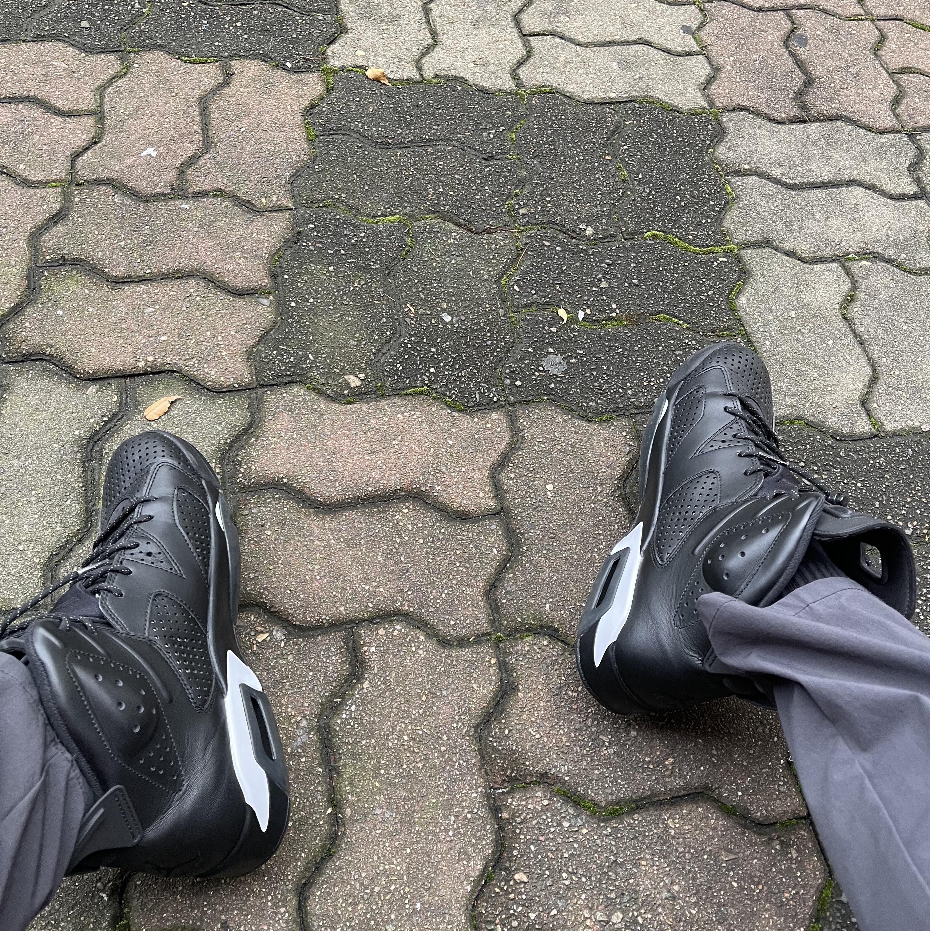 Jordan 6 Retro Black Cat 착용 스타일