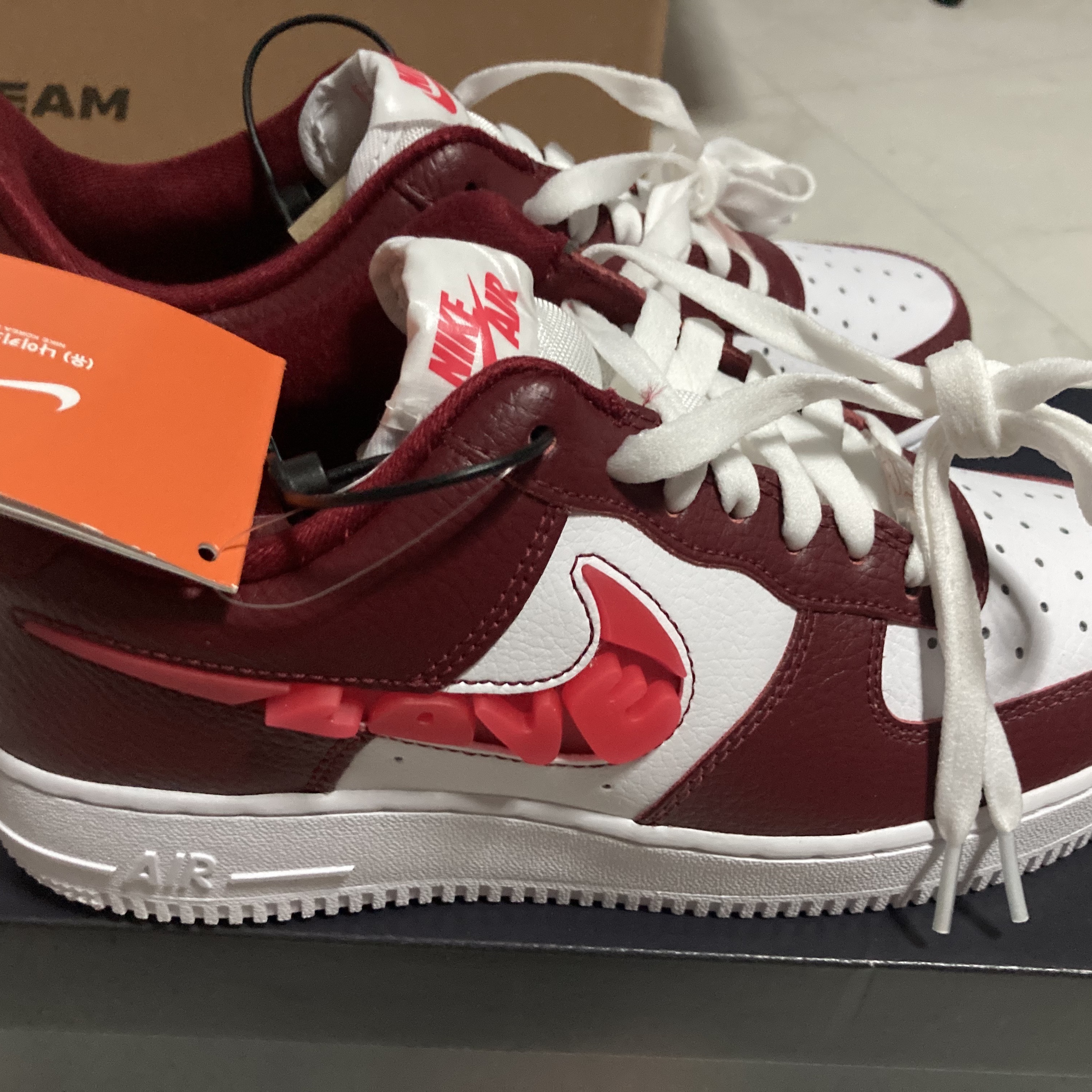 (W) Nike Air Force 1 '07 SE Low Love for All 착용 스타일 - 2