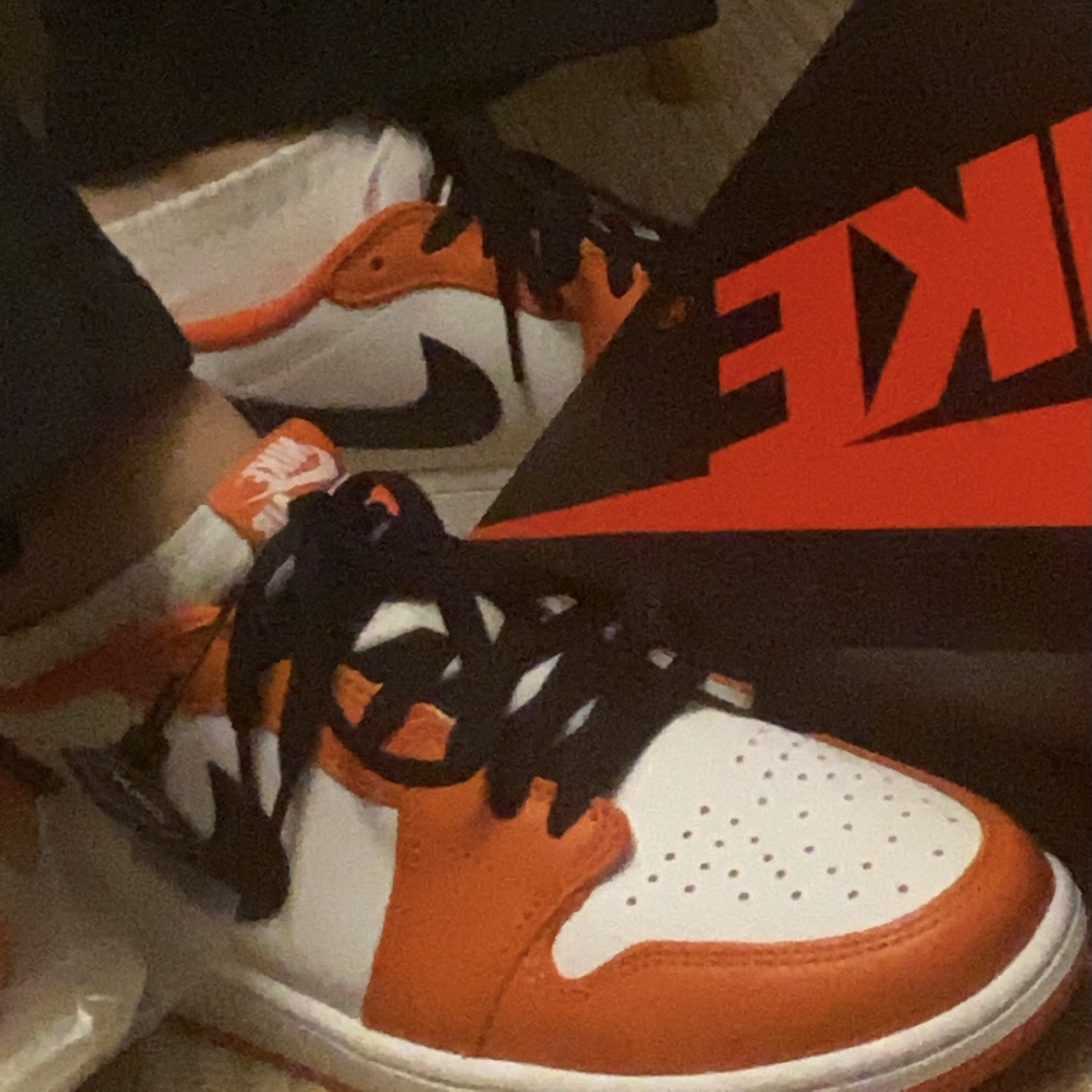 Jordan 1 Low OG Starfish 착용 스타일