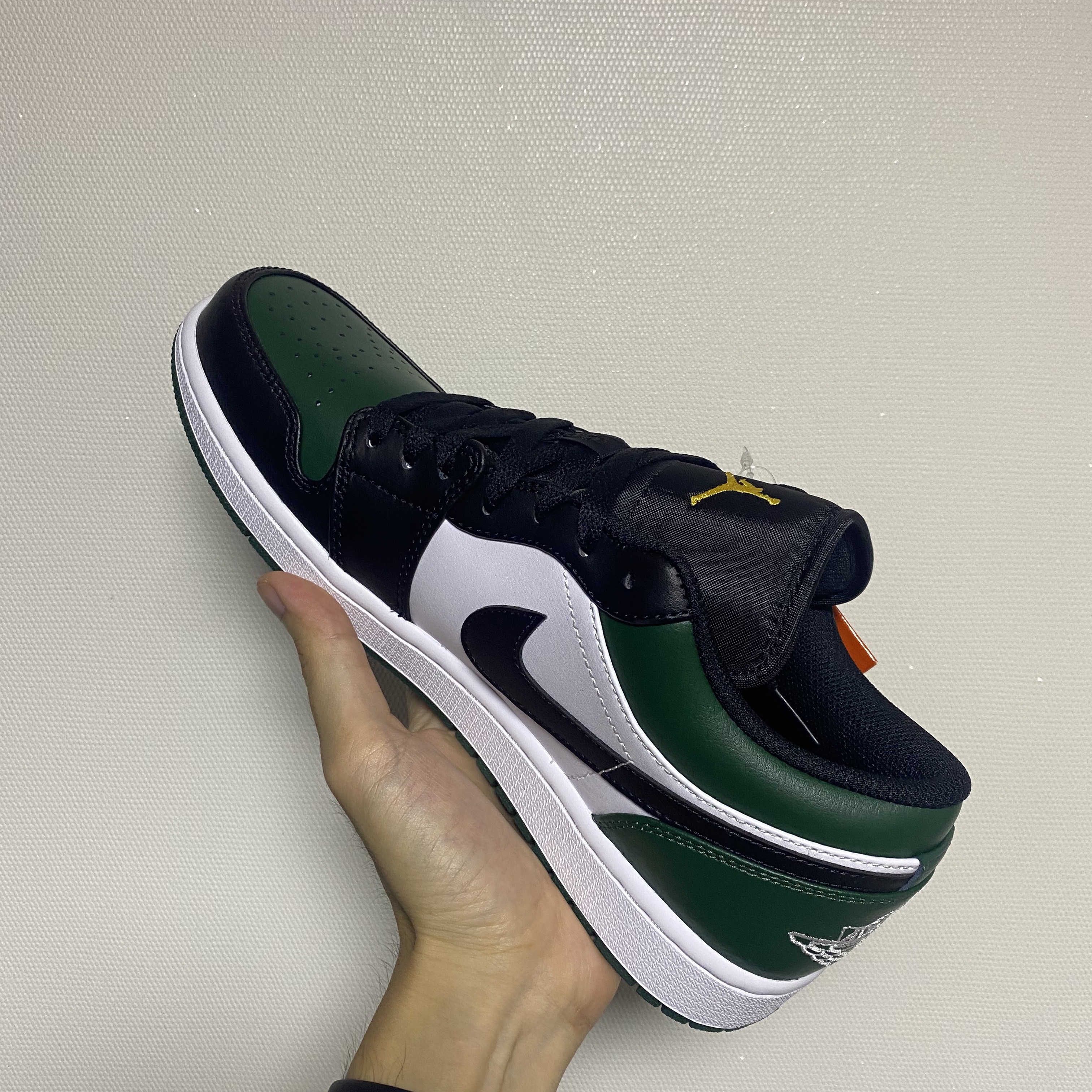 Jordan 1 Low Green Toe 착용 스타일