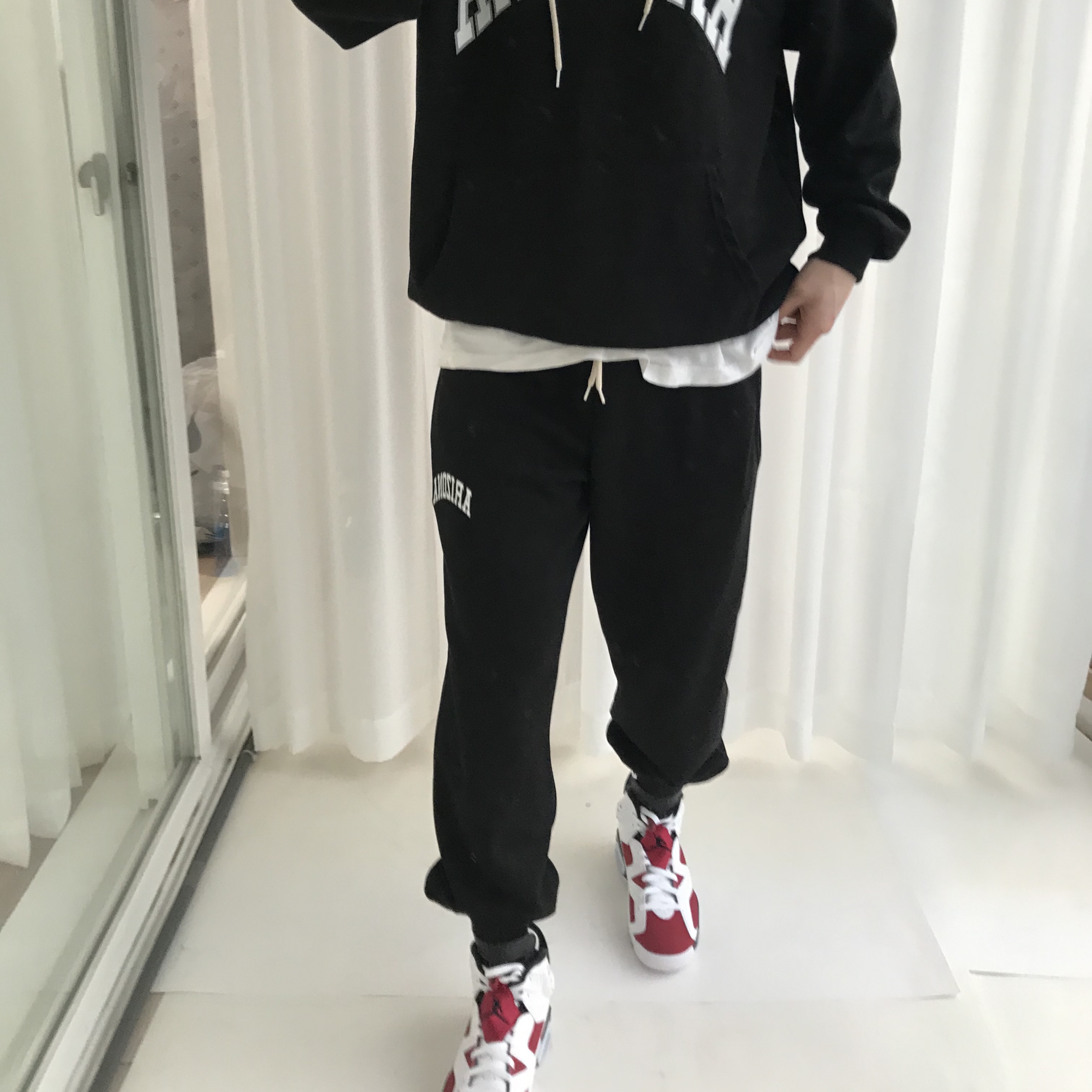 Jordan 6 Retro Carmine 2021 착용 스타일 - 1