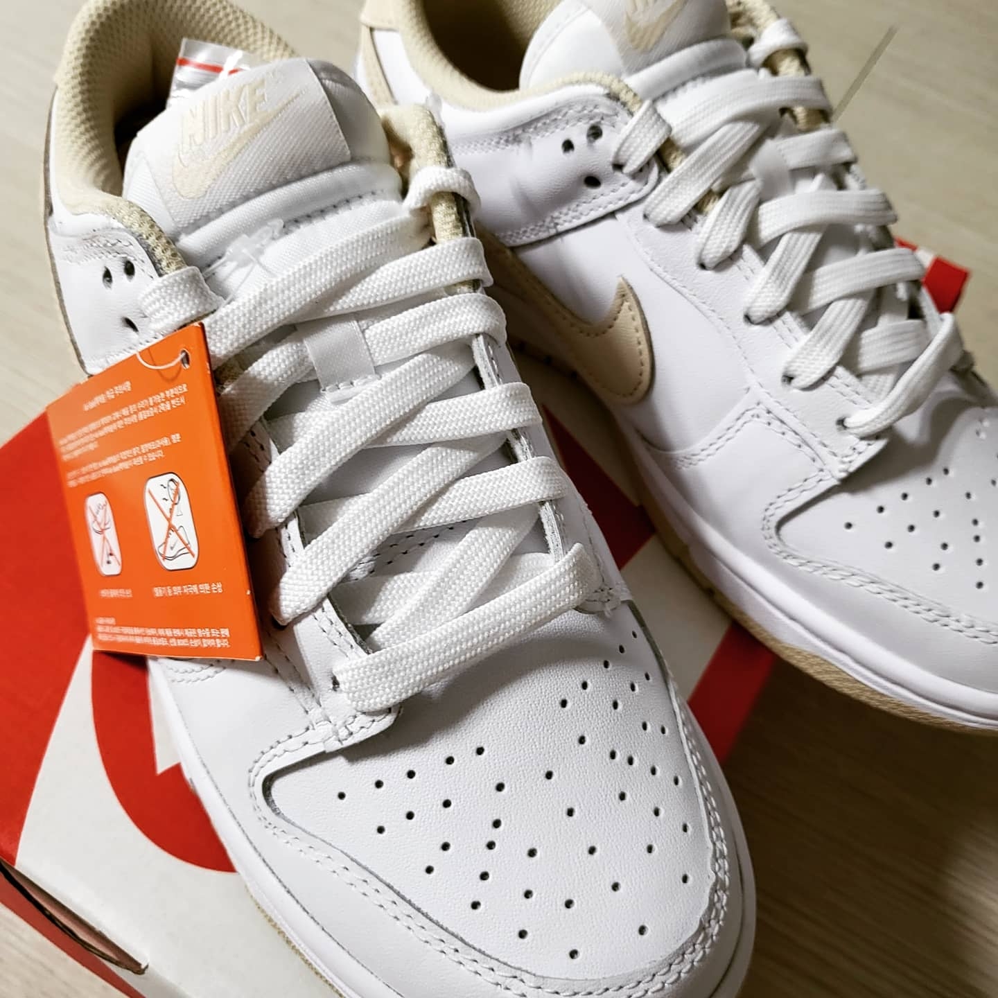 (W) Nike Dunk Low Pearl White 착용 스타일 - 2