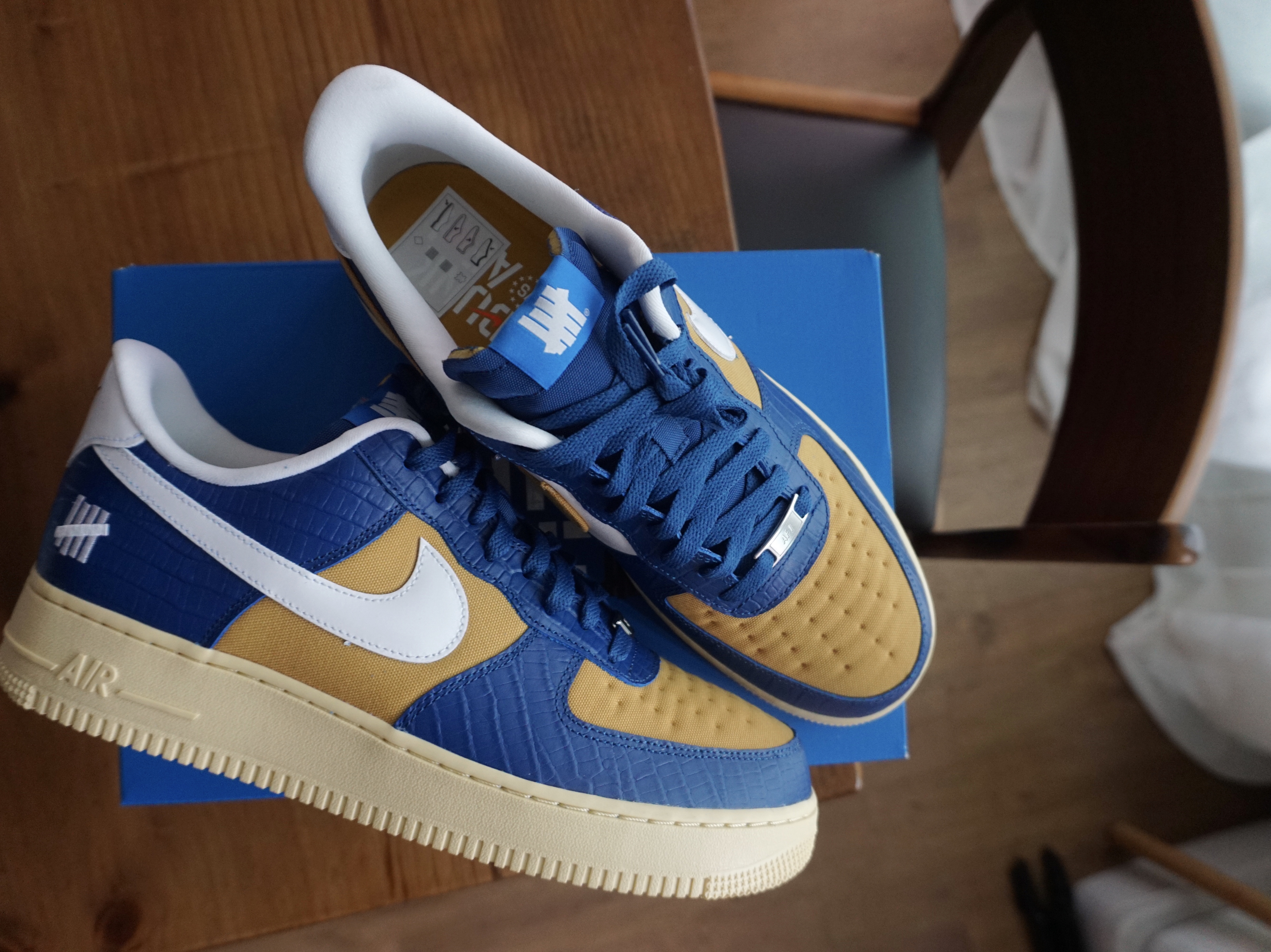 Nike x Undefeated Air Force 1 Low SP 5 On It Court Blue 착용 스타일 - 1