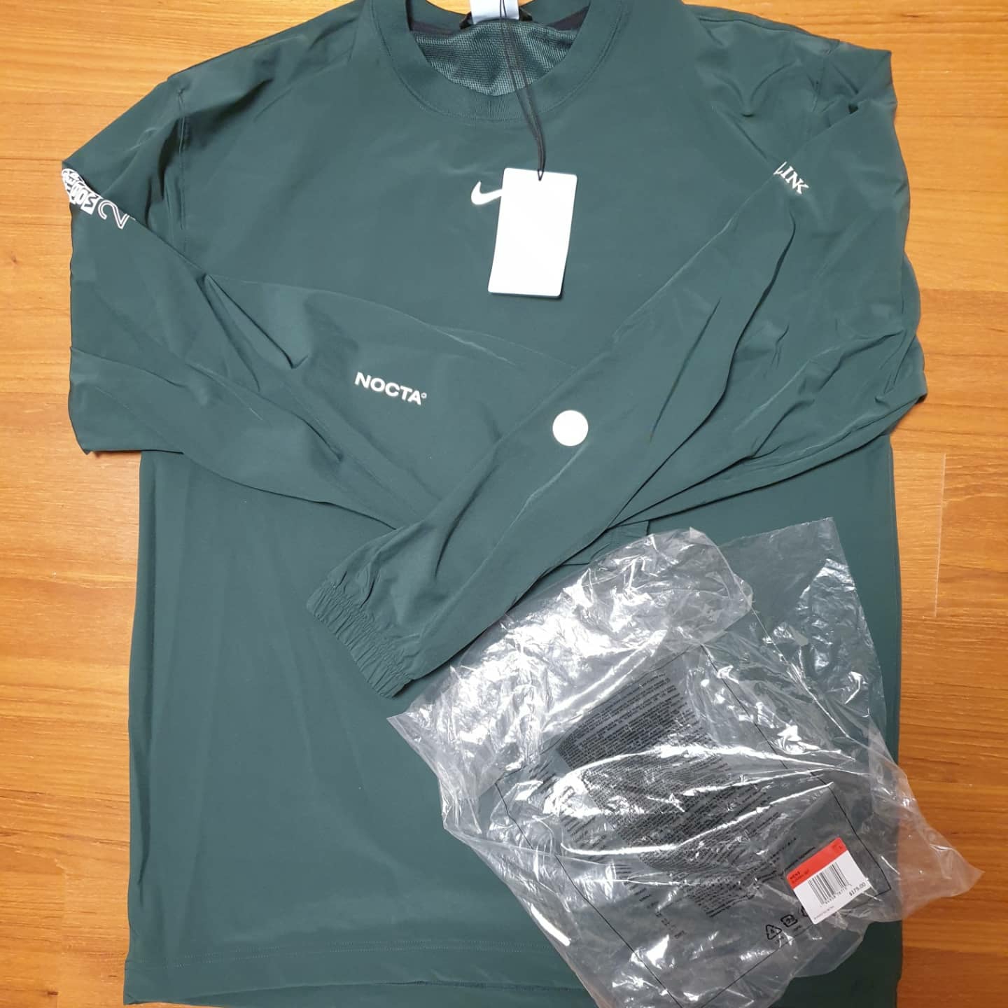 Nike x Drake Nocta Golf Crewneck Top Green - US/EU 착용 스타일 - 1