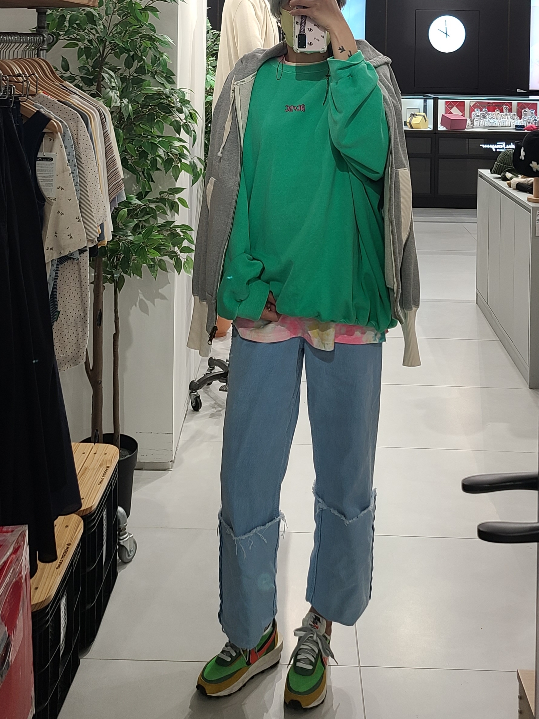 Nike x Sacai LDWaffle Green Multi 착용 스타일