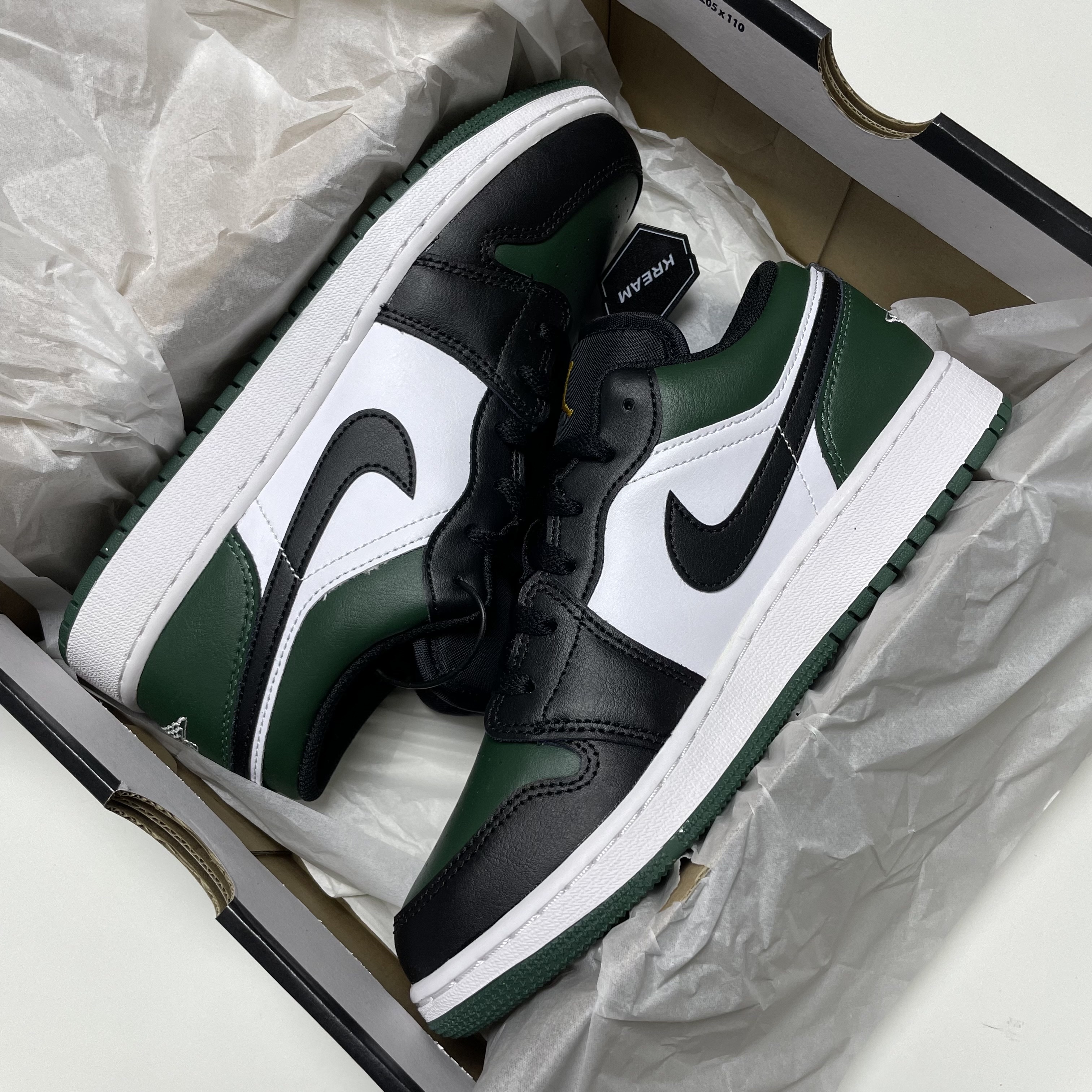 (GS) Jordan 1 Low Green Toe 착용 스타일 - 1