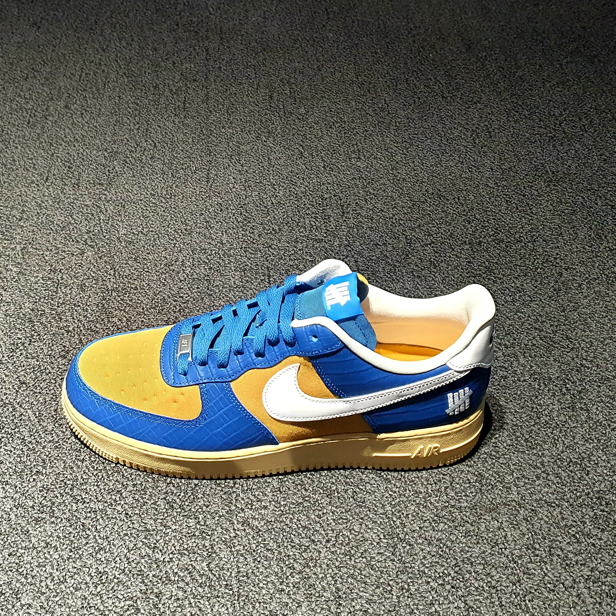 Nike x Undefeated Air Force 1 Low SP 5 On It Court Blue 착용 스타일
