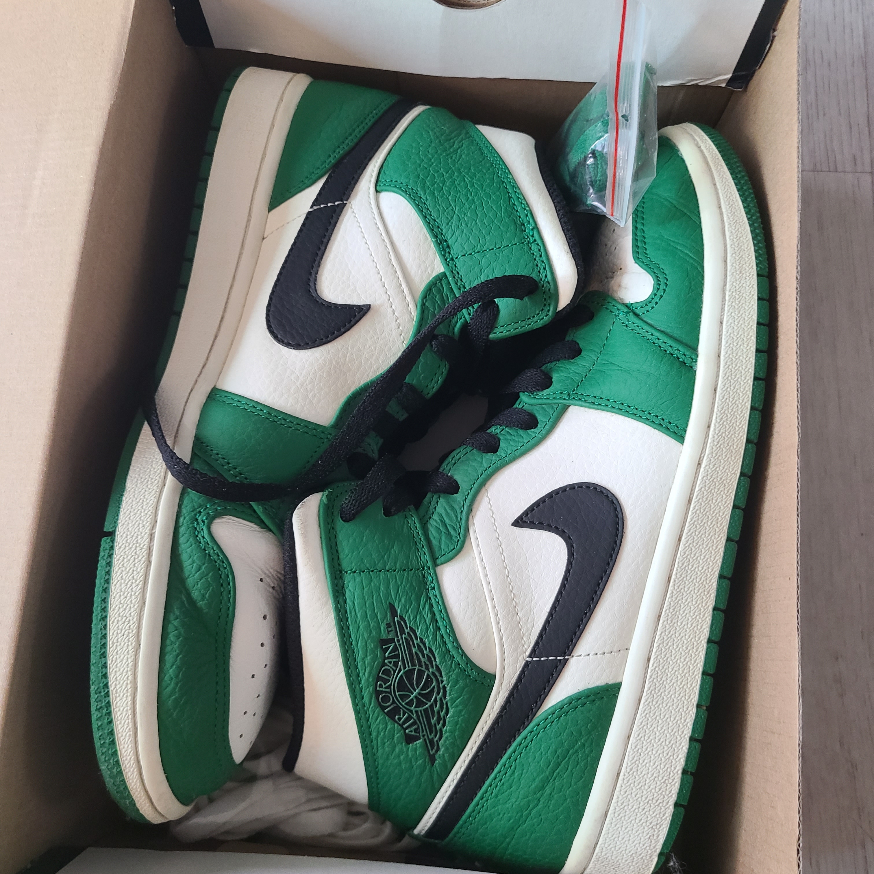 Jordan 1 Mid Pine Green 착용 스타일 - 1