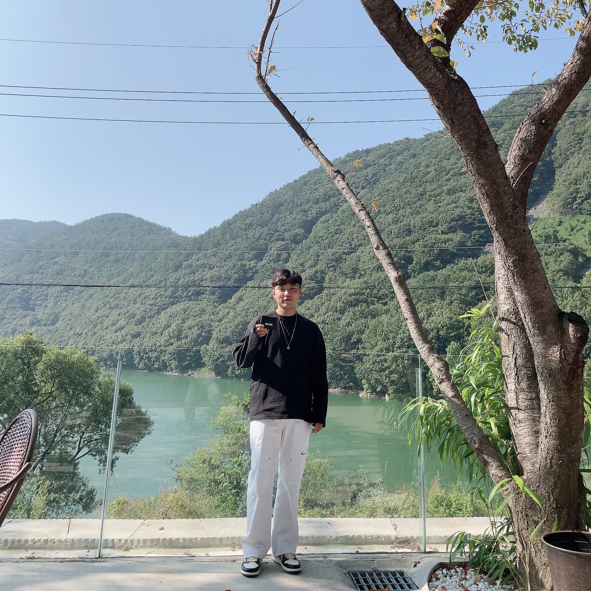 Nike x Off-White NRG Pants White, Jordan 1 x Travis Scott x Fragment Retro Low OG SP Military Blue 착용 스타일