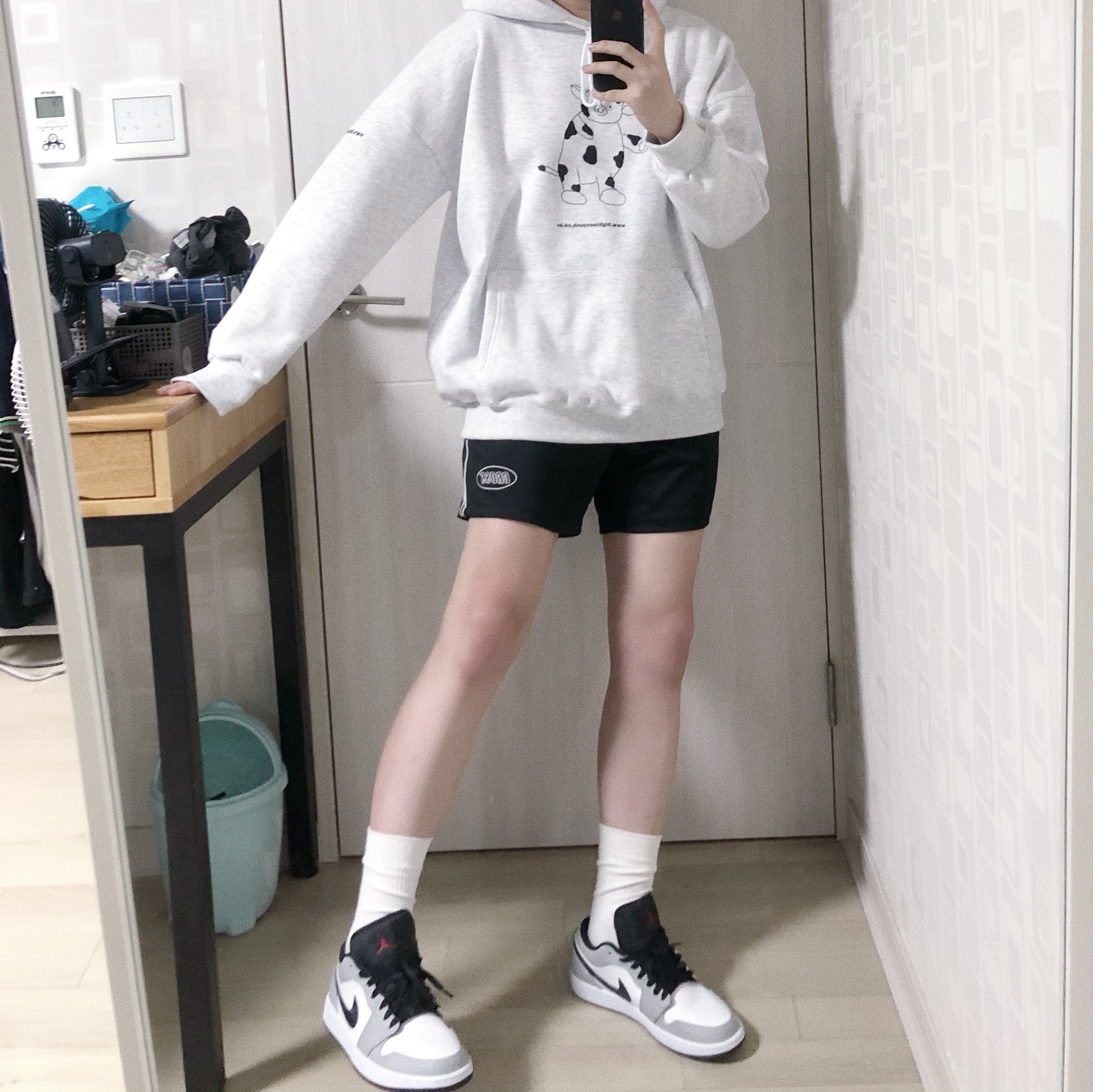 Jordan 1 Low Light Smoke Grey 착용 스타일 - 1