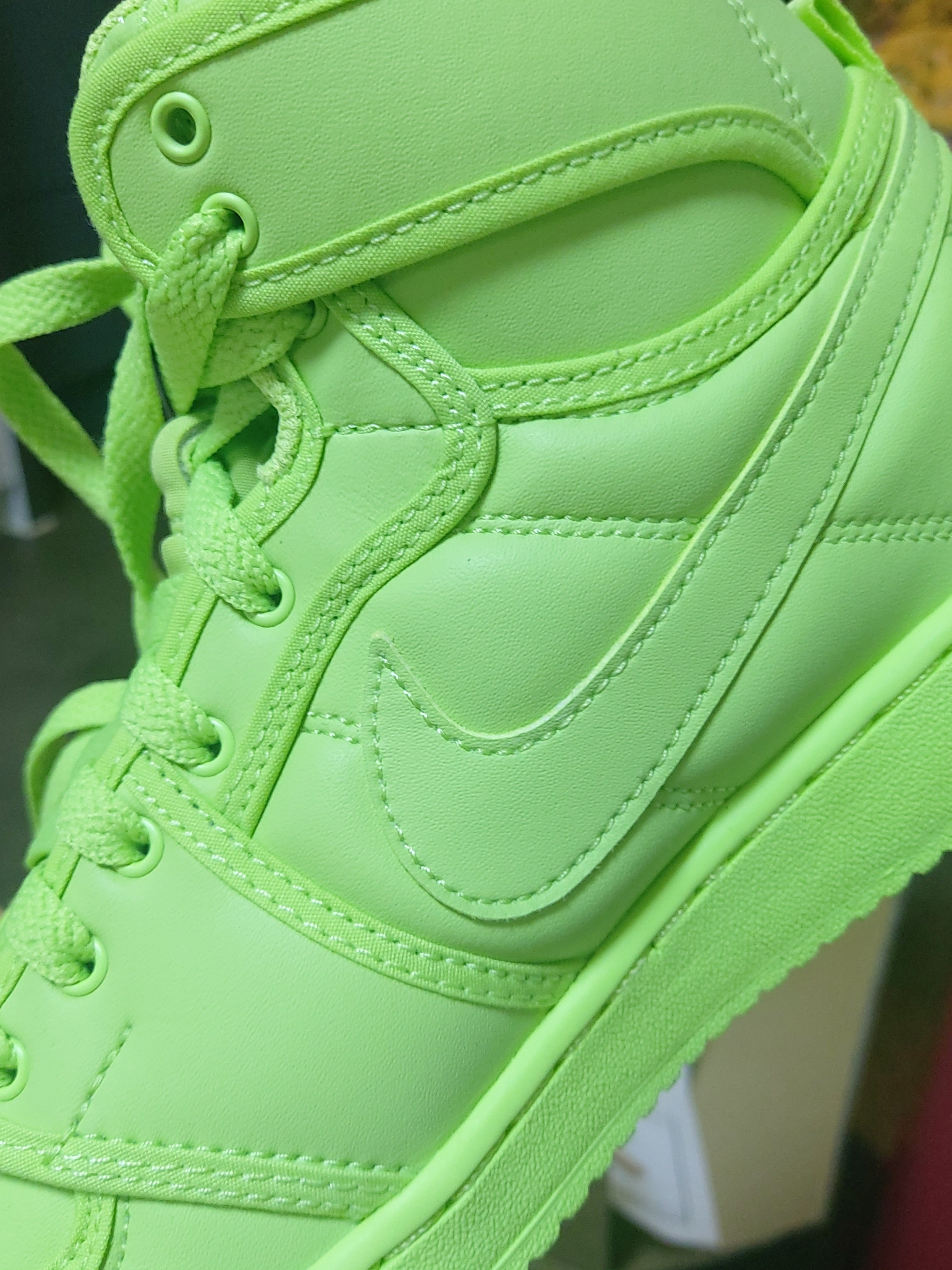 (W) Jordan 1 x Billie Eilish KO SP Lime Green 착용 스타일 - 1