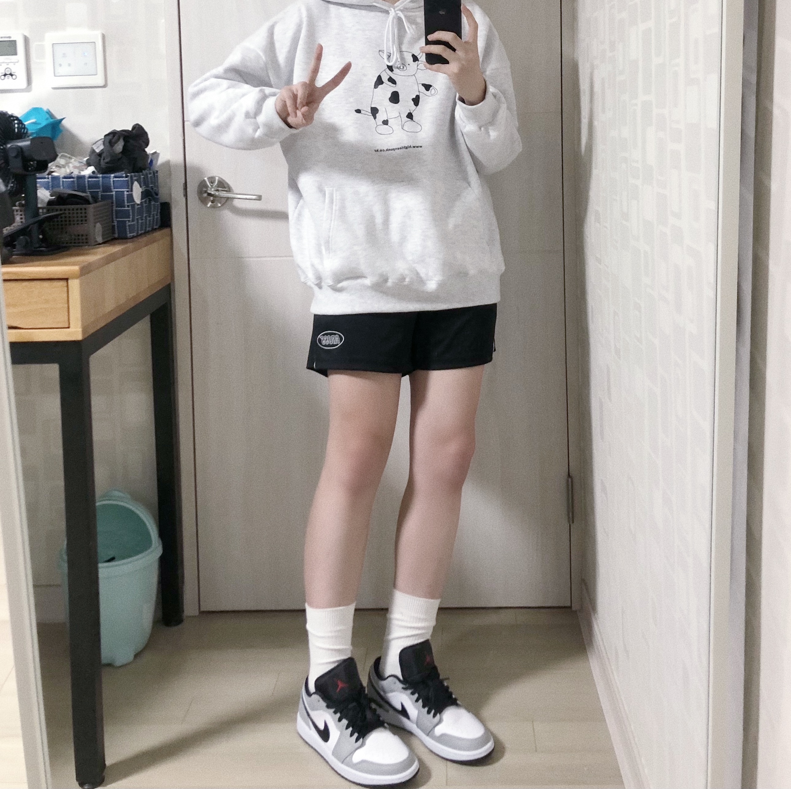 Jordan 1 Low Light Smoke Grey 착용 스타일 - 2