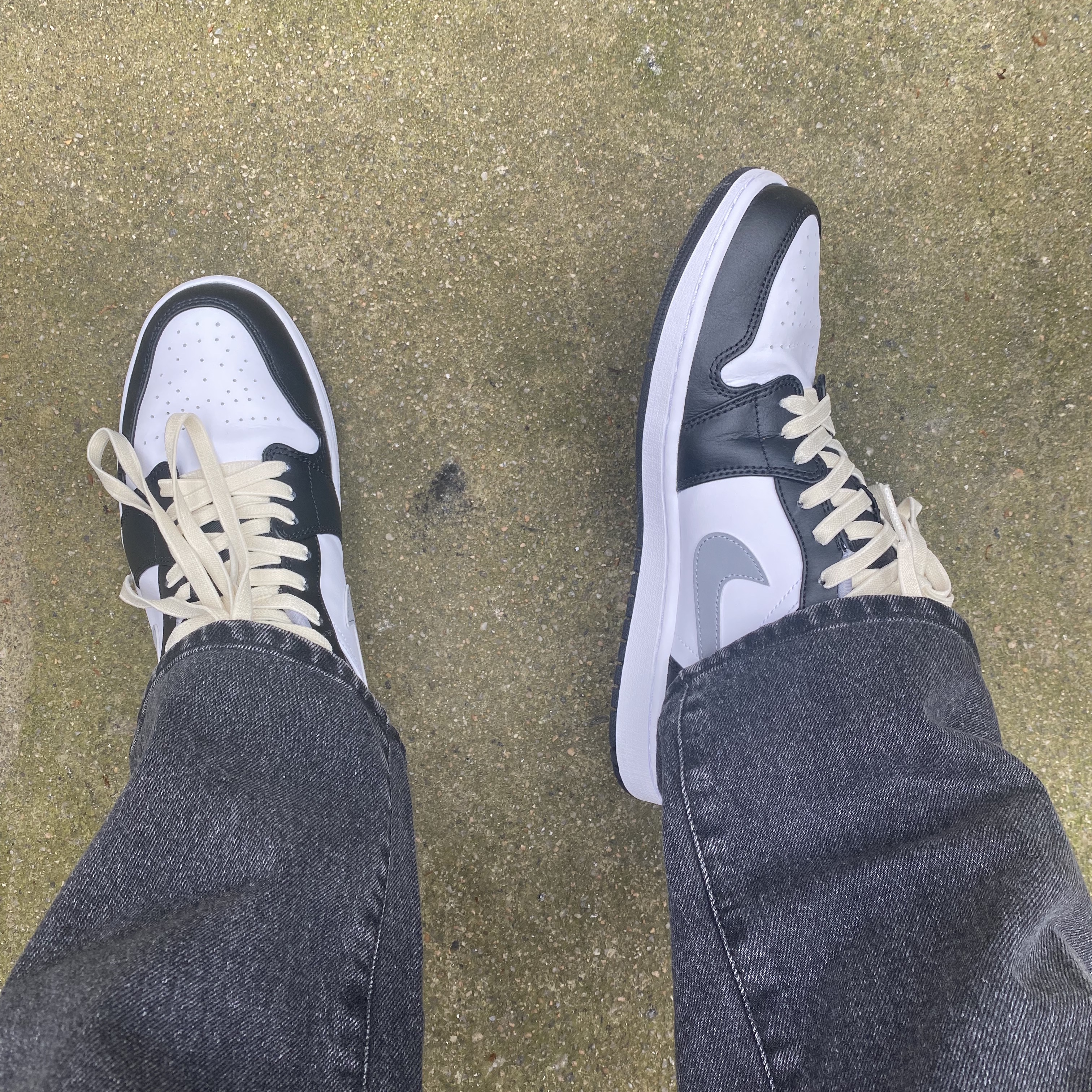 Jordan 1 Low Black Particle Grey 착용 스타일